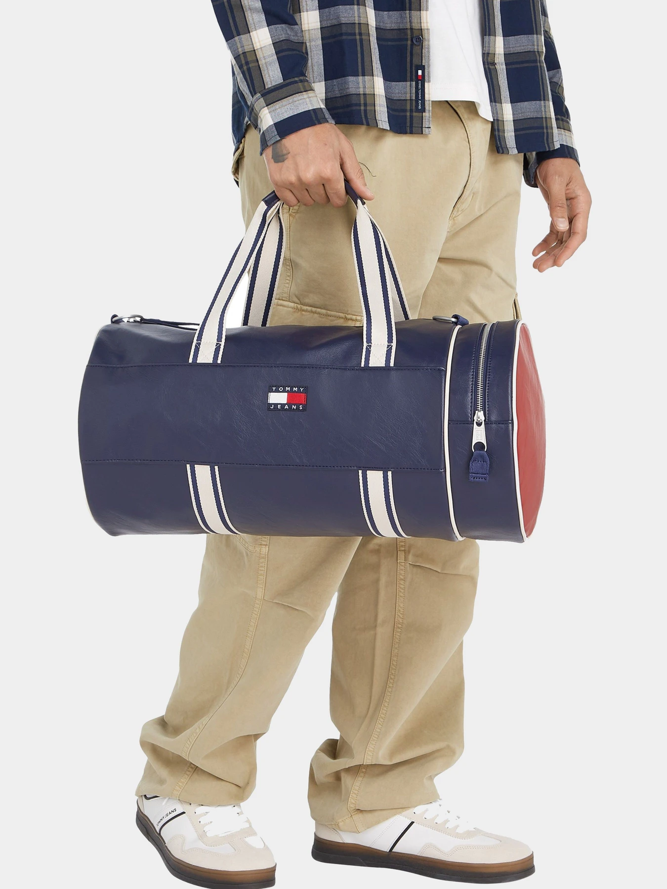 Сумки Tommy Hilfiger модель AM0AM13344-DY4 Сумки Tommy Hilfiger модель AM0AM13344-DY4 Фото