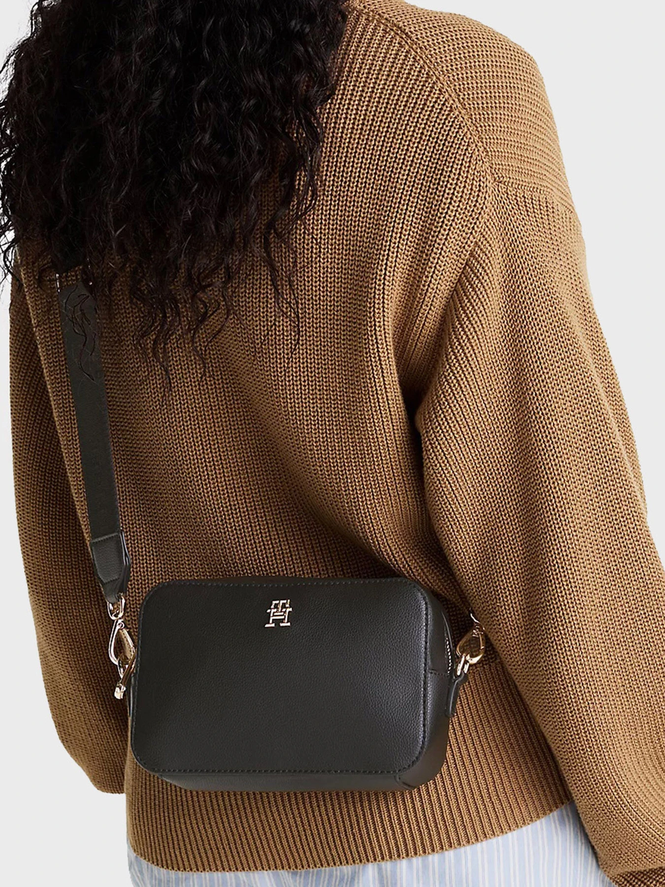 Сумки Tommy Hilfiger модель AW0AW16906-BDS Фото