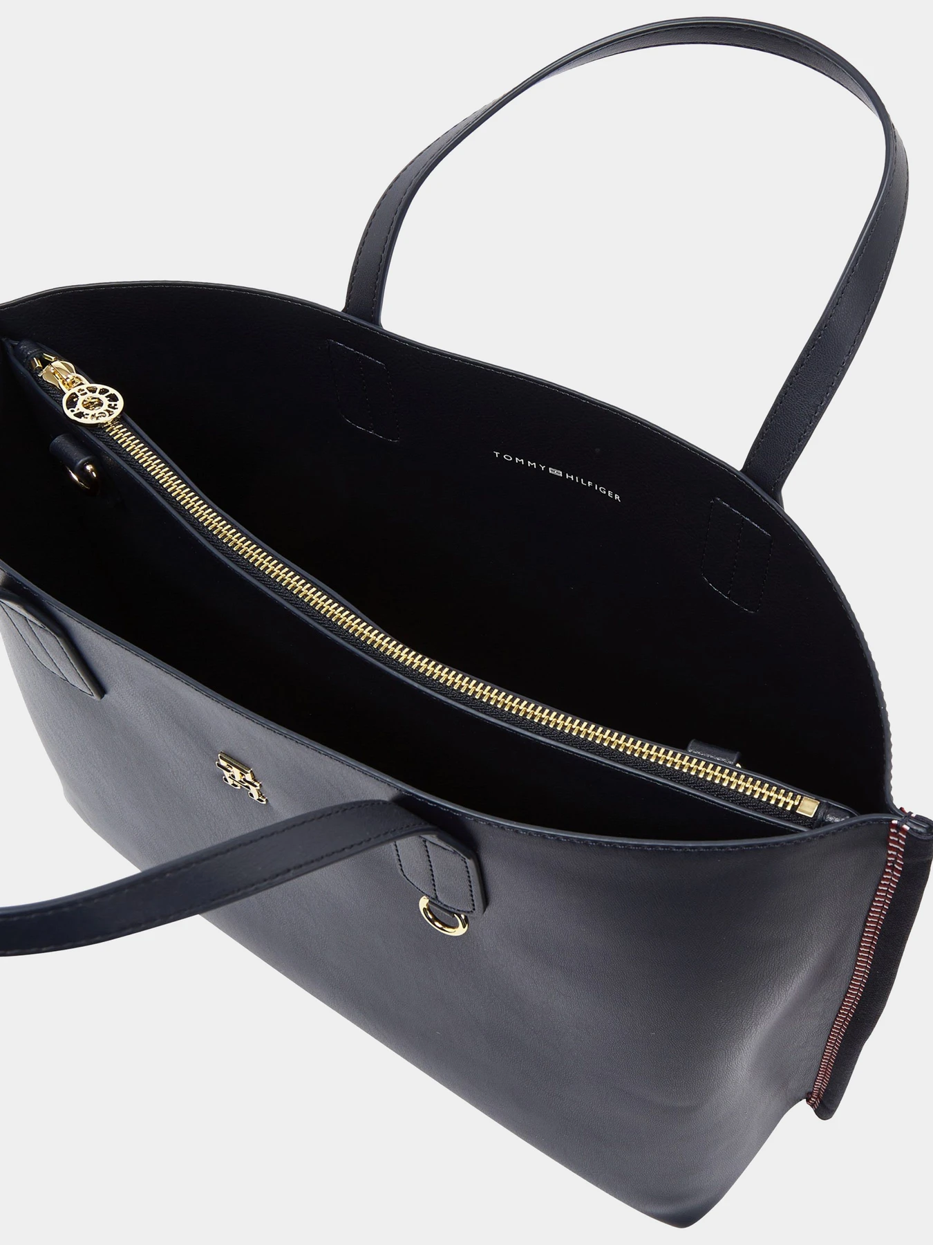 Сумки Tommy Hilfiger модель AW0AW17334-0GY Сумки Tommy Hilfiger модель AW0AW17334-0GY Фото