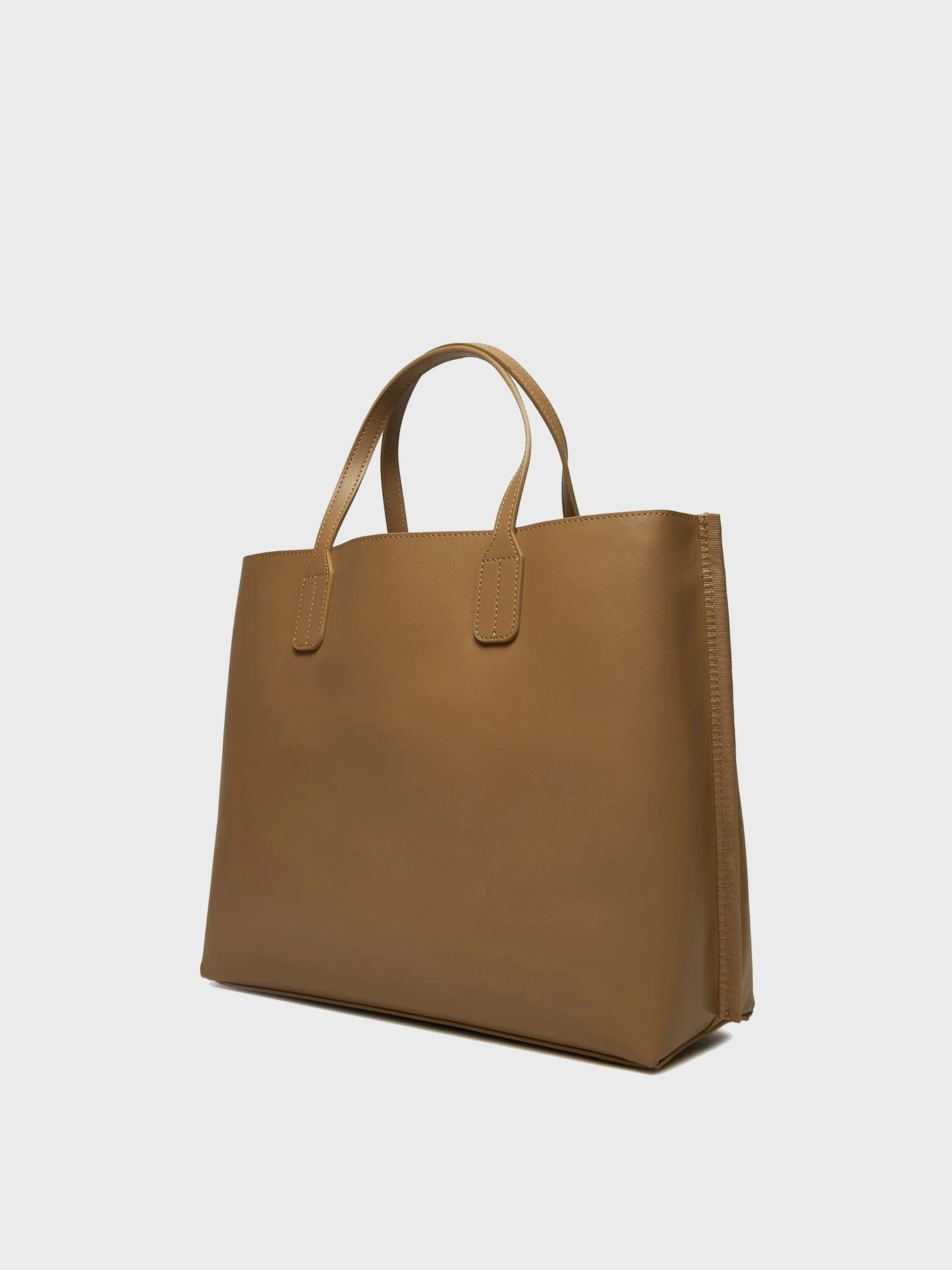 Сумки Tommy Hilfiger модель AW0AW17335-RBC Фото