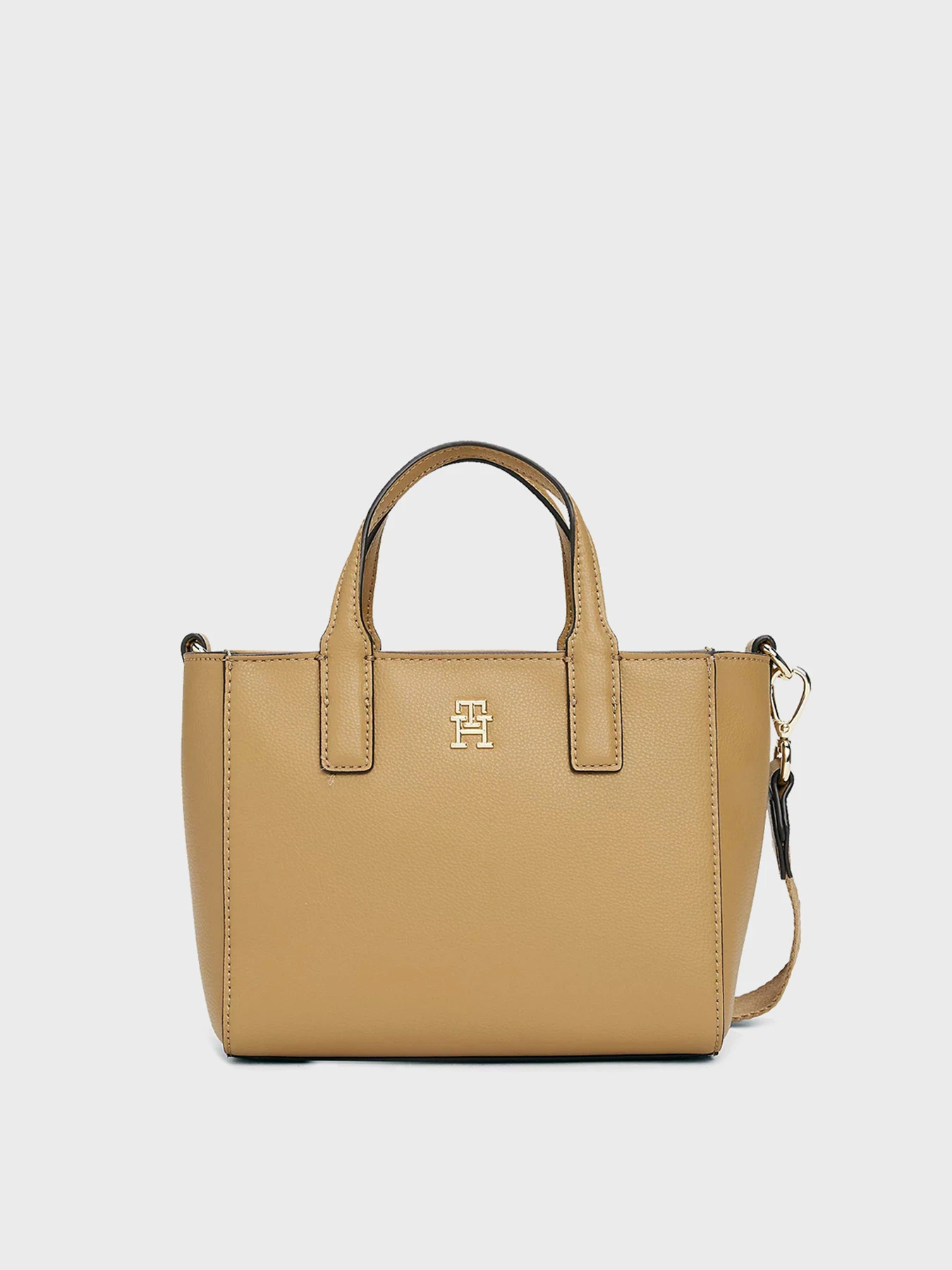 Сумки Tommy Hilfiger модель AW0AW16907-RBC Сумки Tommy Hilfiger модель AW0AW16907-RBC Фото