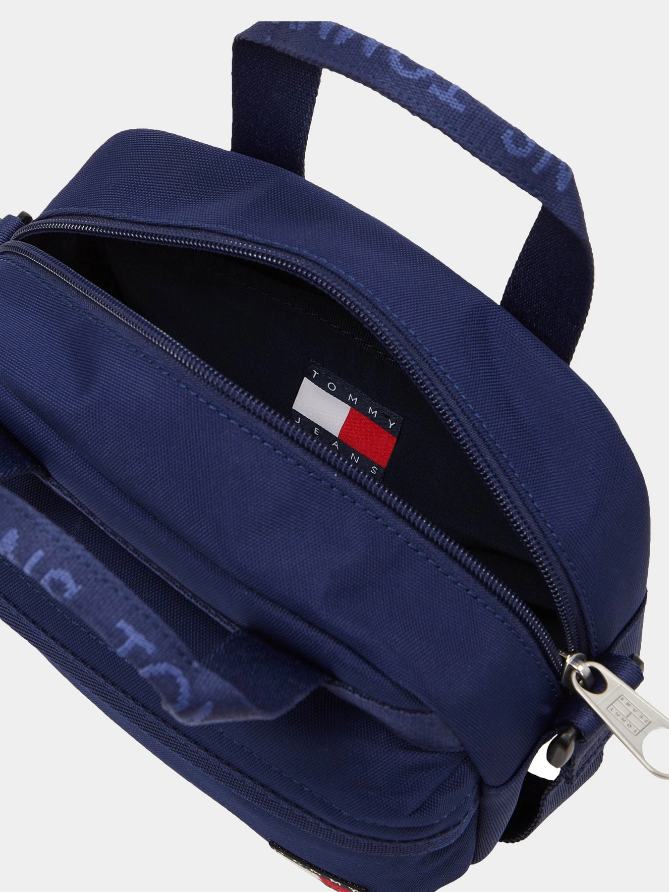 Сумки Tommy Hilfiger модель AW0AW16957-DY4 Сумки Tommy Hilfiger модель AW0AW16957-DY4 Фото