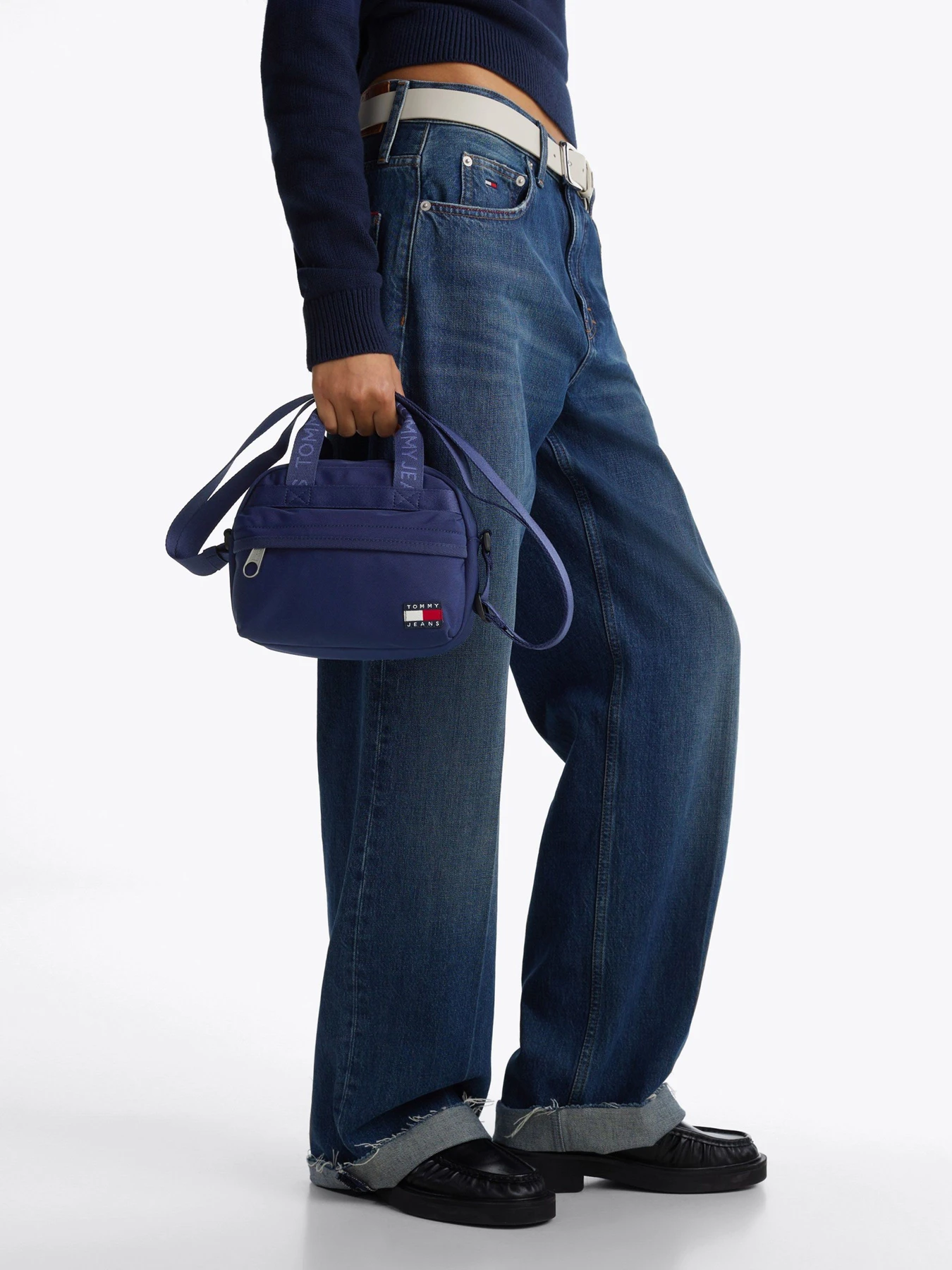 Сумки Tommy Hilfiger модель AW0AW16957-DY4 Сумки Tommy Hilfiger модель AW0AW16957-DY4 Фото
