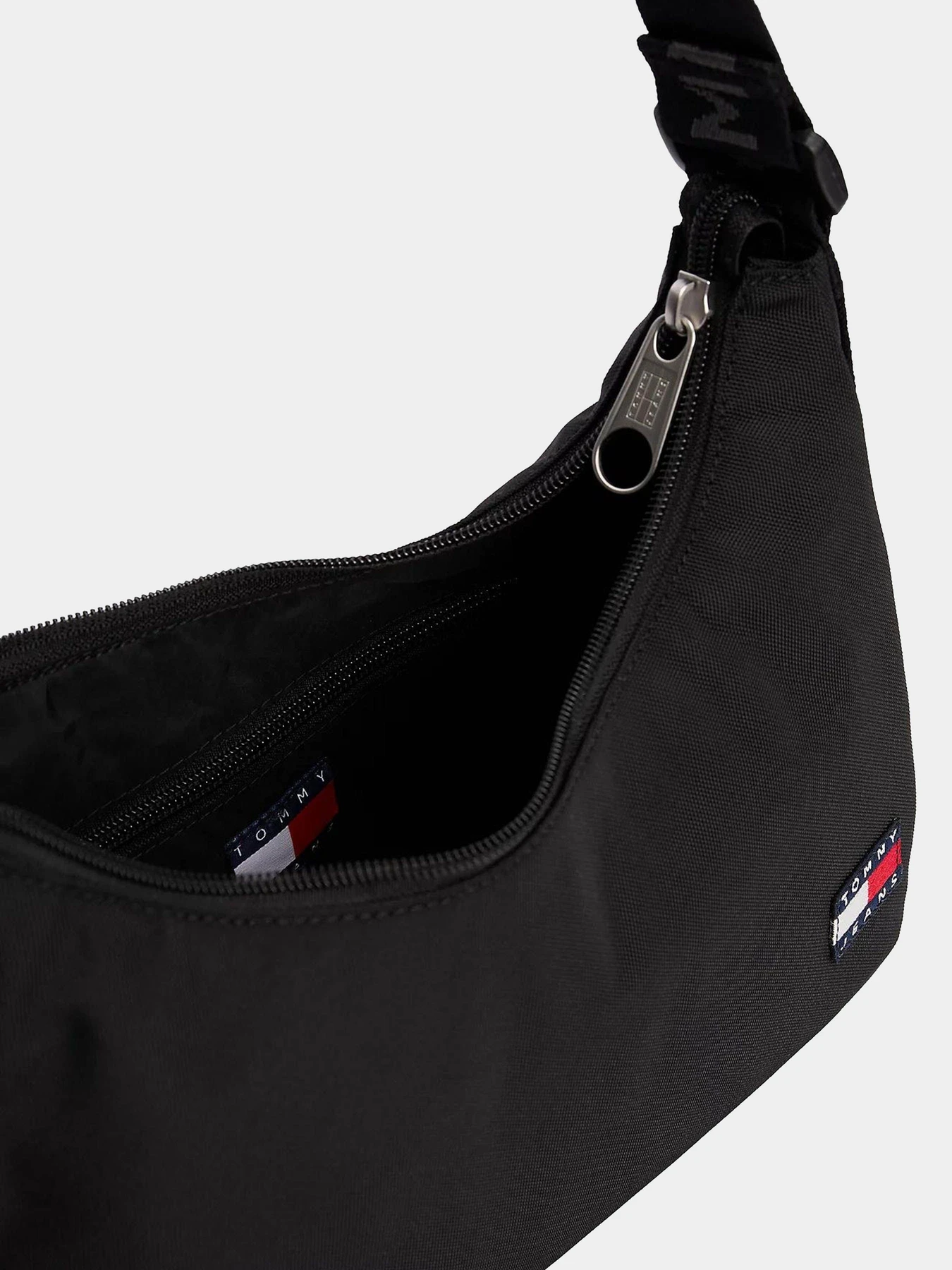 Сумки Tommy Hilfiger модель AW0AW16958-BDS Сумки Tommy Hilfiger модель AW0AW16958-BDS Фото