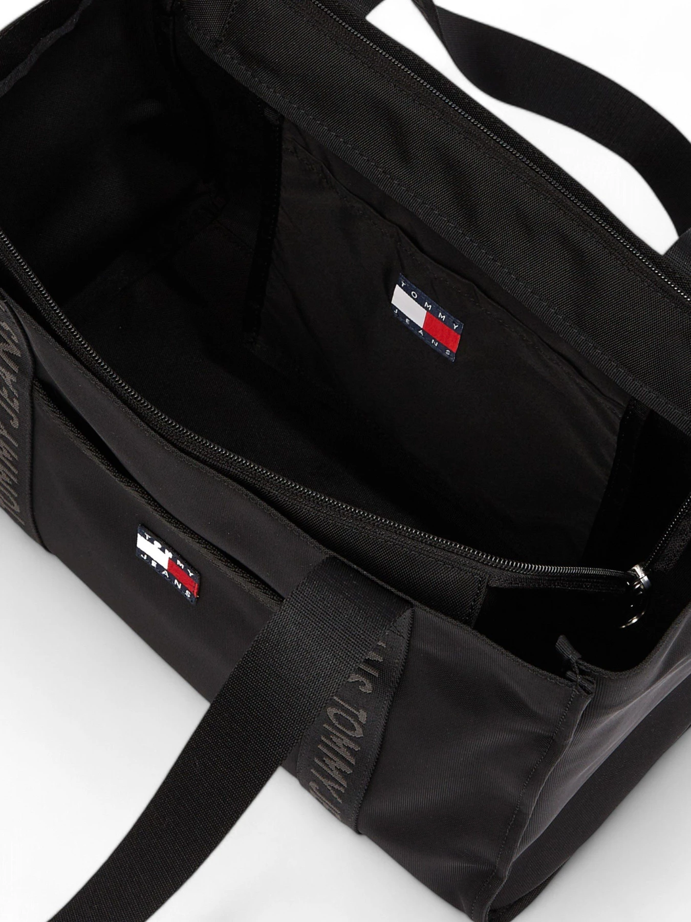 Сумки Tommy Hilfiger модель AW0AW16960-BDS Сумки Tommy Hilfiger модель AW0AW16960-BDS Фото