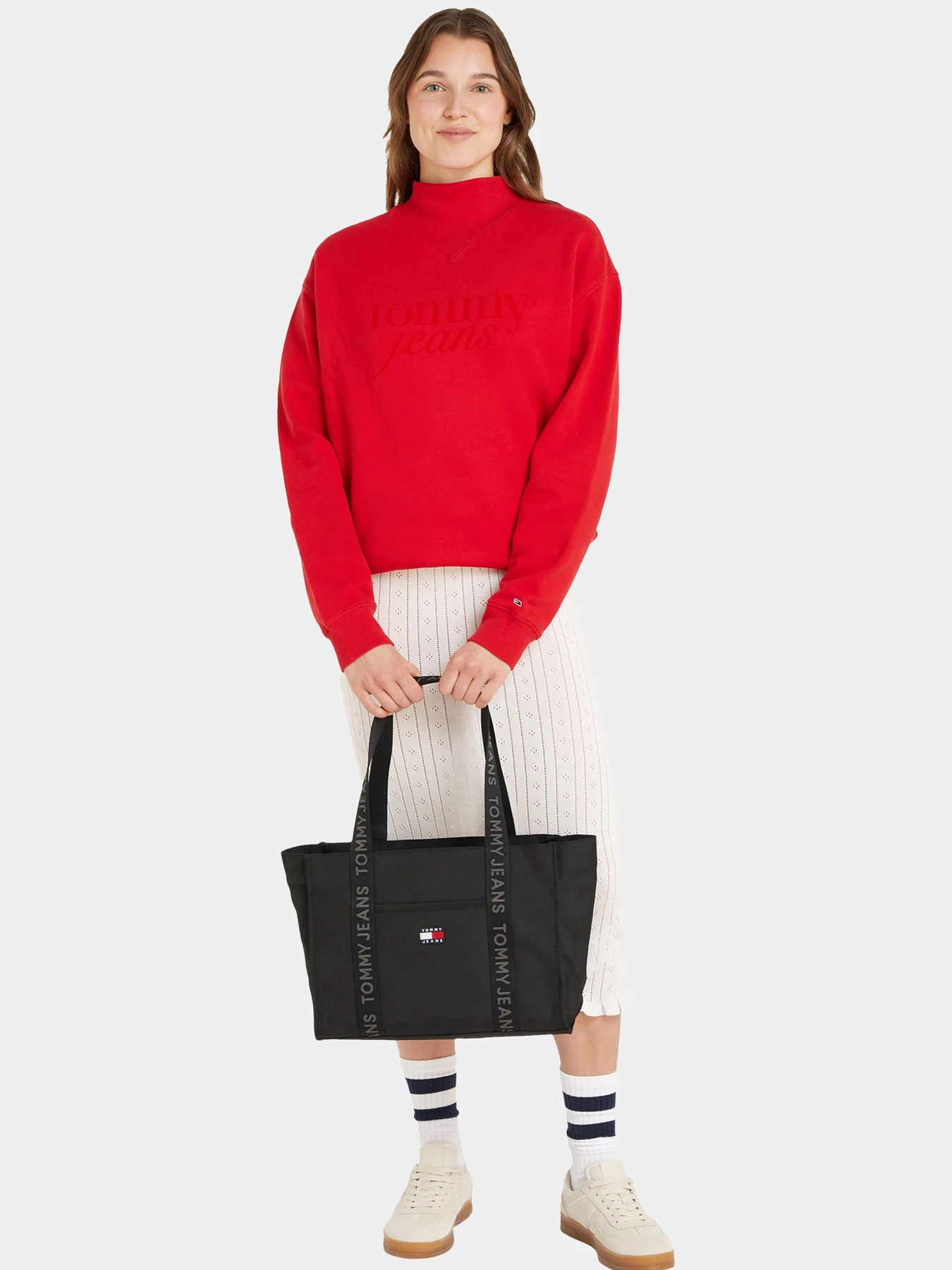 Сумки Tommy Hilfiger модель AW0AW16960-BDS Сумки Tommy Hilfiger модель AW0AW16960-BDS Фото