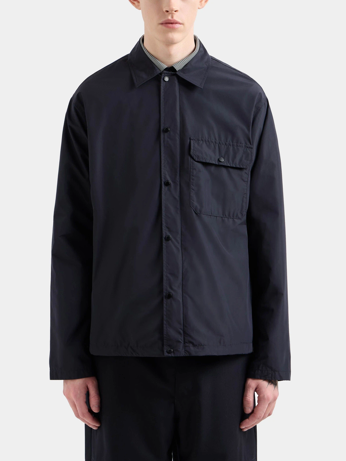 Куртки и дубленки Armani Exchange модель XM000209-AF12012-UB101 Куртки и дубленки Armani Exchange модель XM000209-AF12012-UB101 Фото