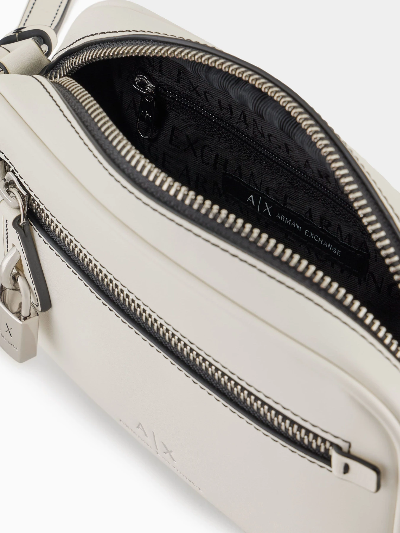 Сумки Armani Exchange модель XW000303-AF12040-F0003 Сумки Armani Exchange модель XW000303-AF12040-F0003 Фото