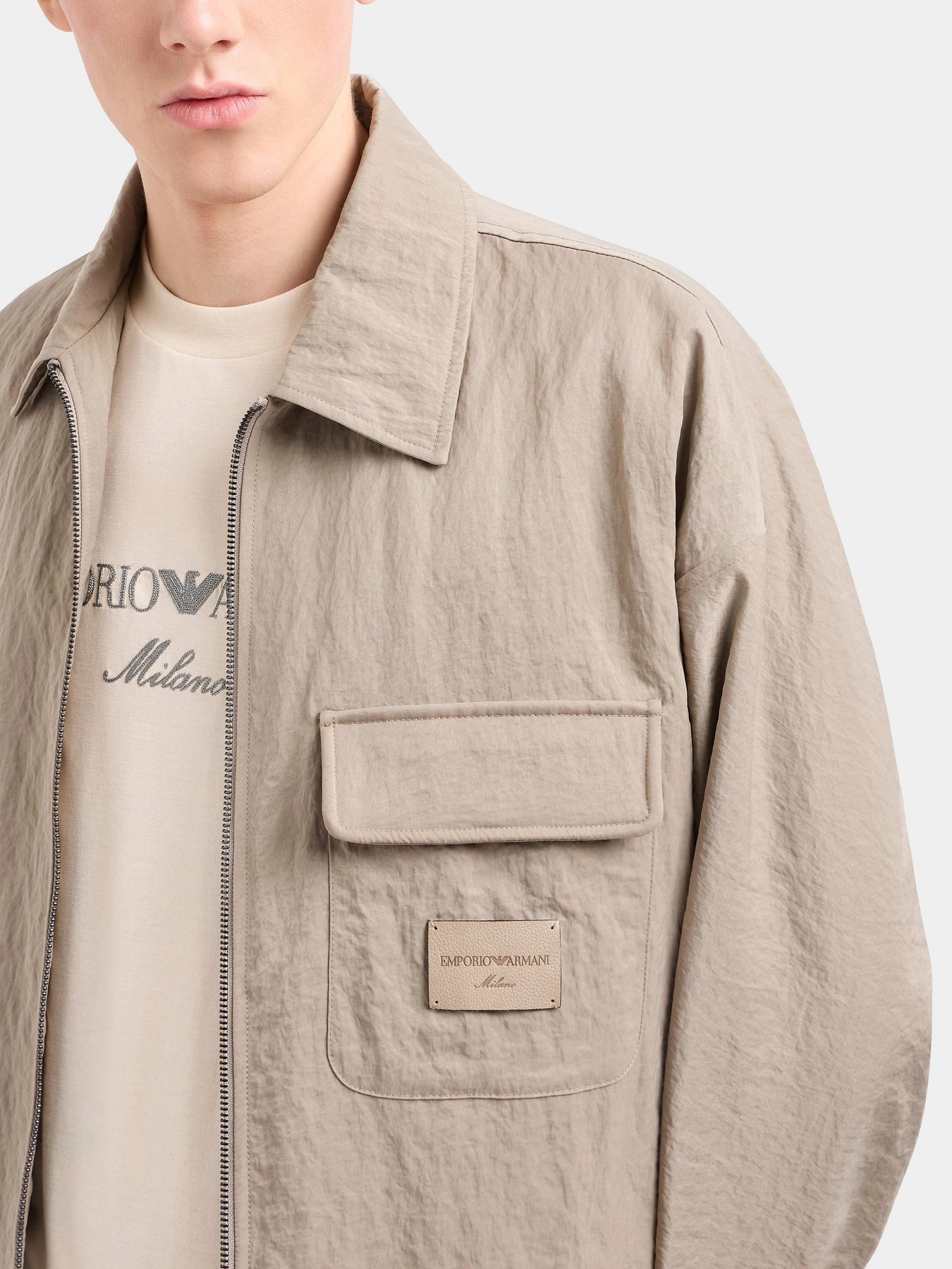 Куртки и дубленки Emporio Armani модель EM001149-AF13155-U6107 Куртки и дубленки Emporio Armani модель EM001149-AF13155-U6107 Фото