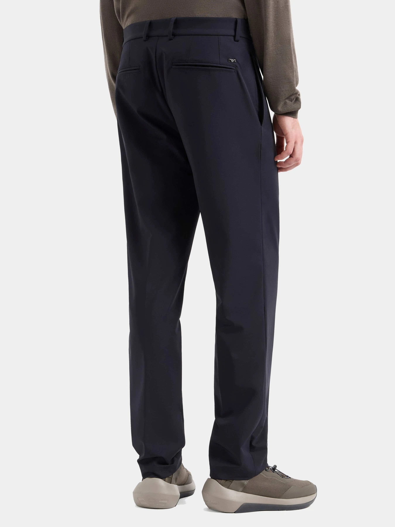 Брюки Emporio Armani модель EM001505-AF10047-UB118 Брюки Emporio Armani модель EM001505-AF10047-UB118 Фото