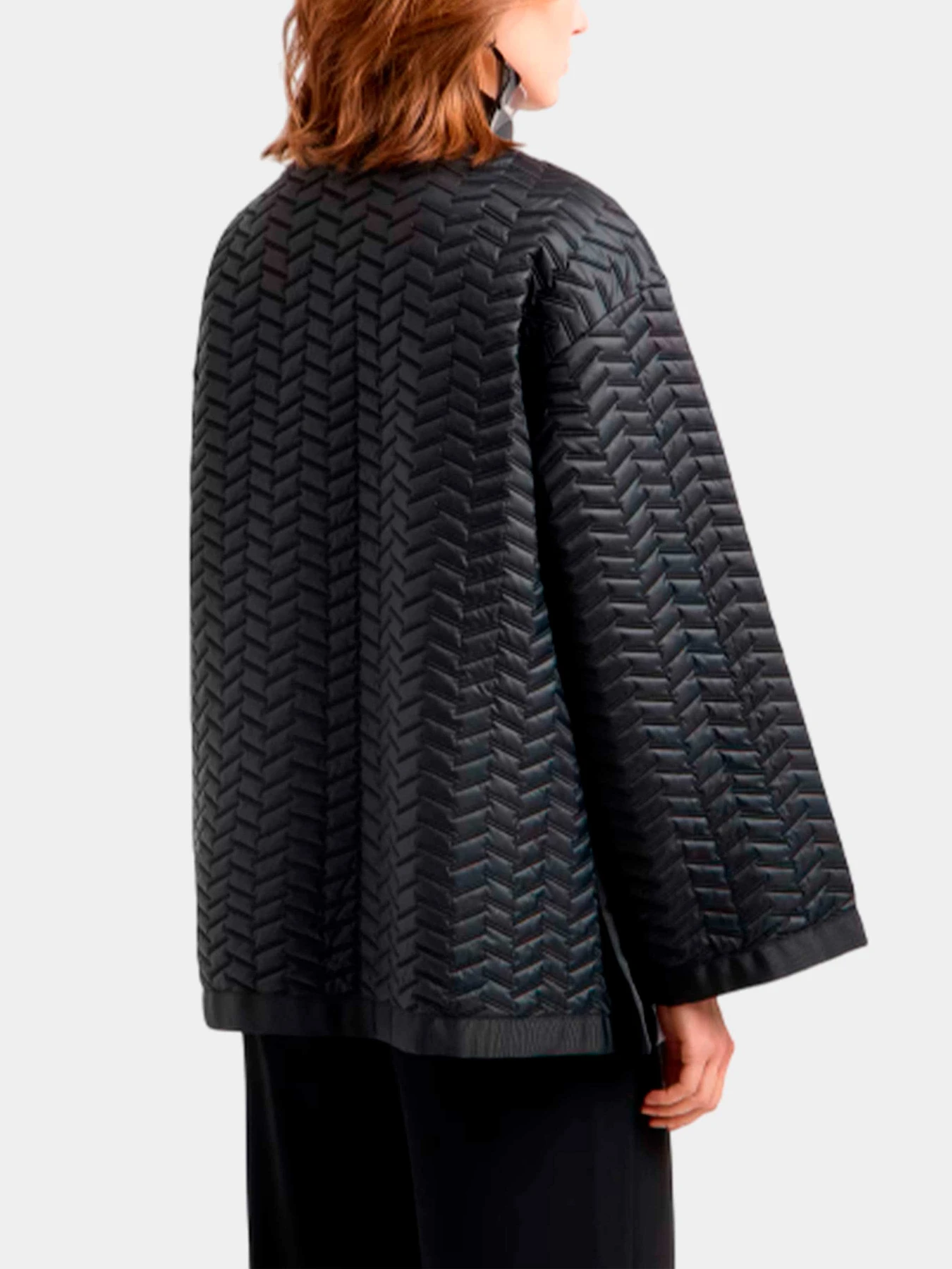 Куртки и дубленки Emporio Armani модель EW000640-AF12645-MC028 Куртки и дубленки Emporio Armani модель EW000640-AF12645-MC028 Фото