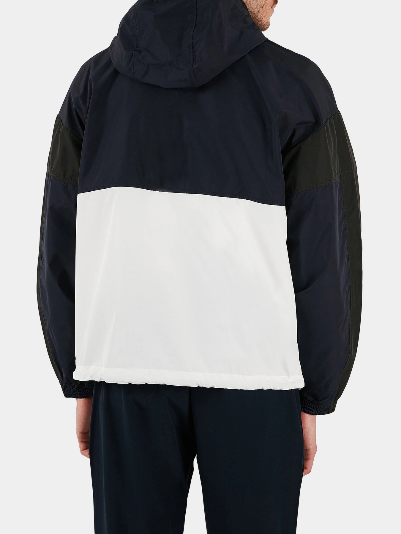 Куртки и дубленки Armani Exchange модель XM000190-AF12012-MB071 Куртки и дубленки Armani Exchange модель XM000190-AF12012-MB071 Фото