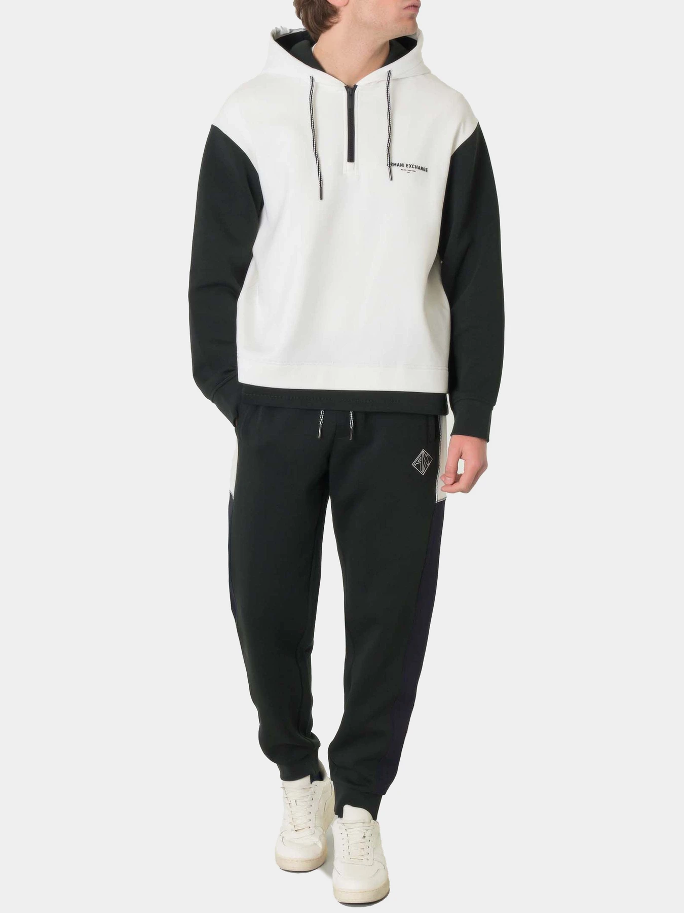 Худи и свитшоты Armani Exchange модель XM000291-AF10818-M0052 Худи и свитшоты Armani Exchange модель XM000291-AF10818-M0052 Фото