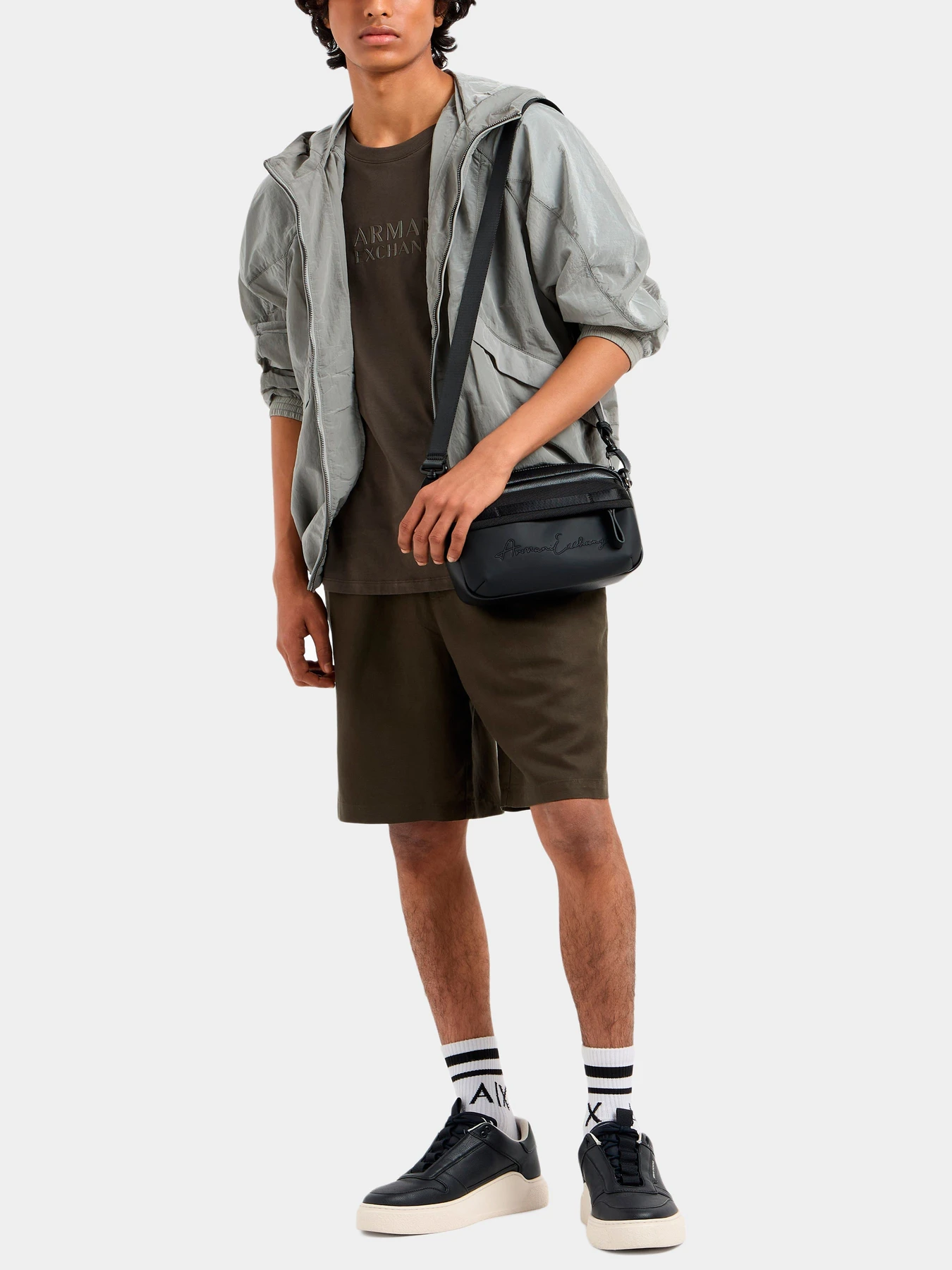 Шорты Armani Exchange модель XM000656-AF13180-U8120 Шорты Armani Exchange модель XM000656-AF13180-U8120 Фото