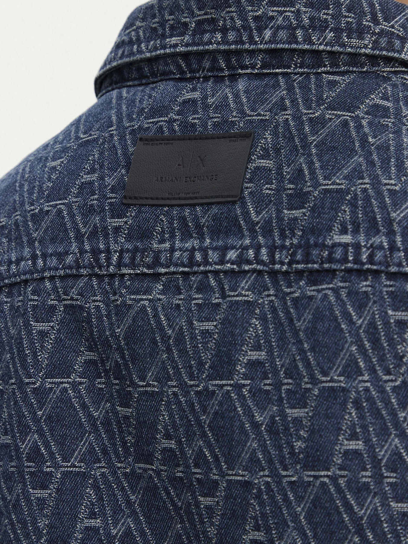 Куртки и дубленки Armani Exchange модель XW000556-AF12844-FB055 Куртки и дубленки Armani Exchange модель XW000556-AF12844-FB055 Фото