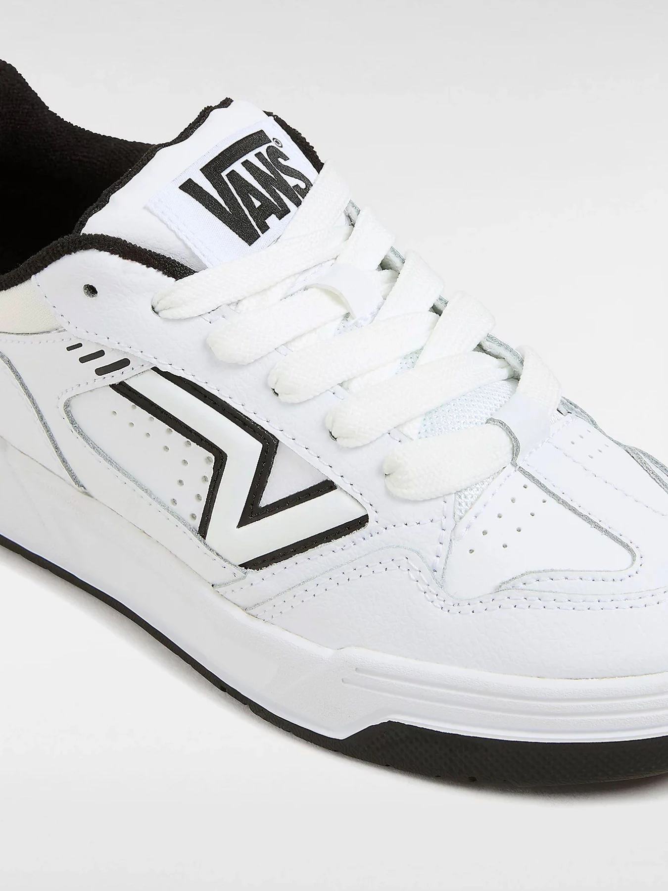 Кроссовки Vans модель VN000D1HYB21 Фото