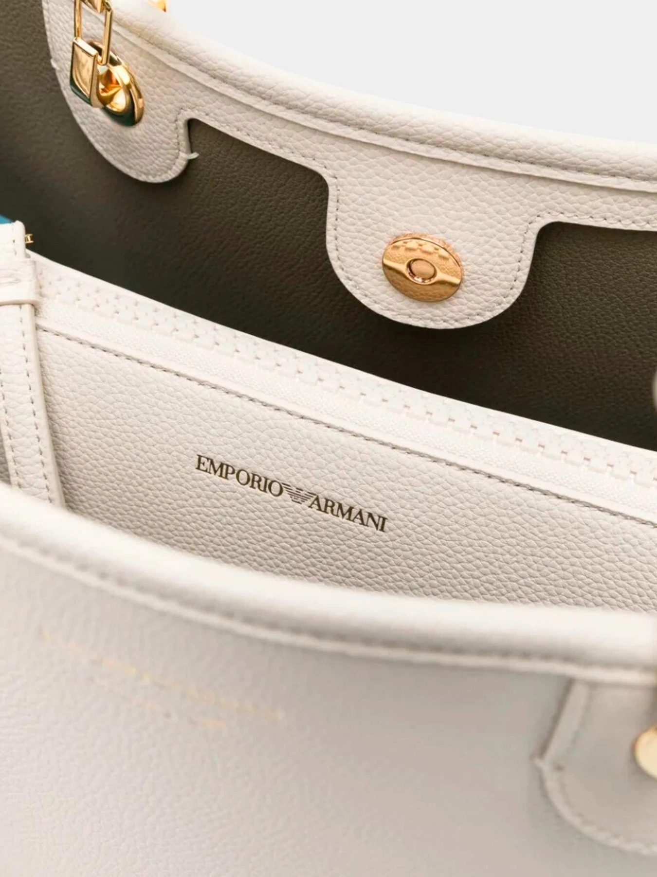 Сумки Emporio Armani модель EW000360-AF12036-M1051 Сумки Emporio Armani модель EW000360-AF12036-M1051 Фото