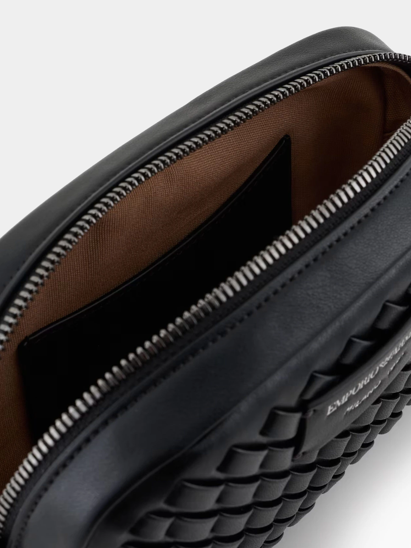 Сумки Emporio Armani модель EW001924-AF15874-UC001 Фото