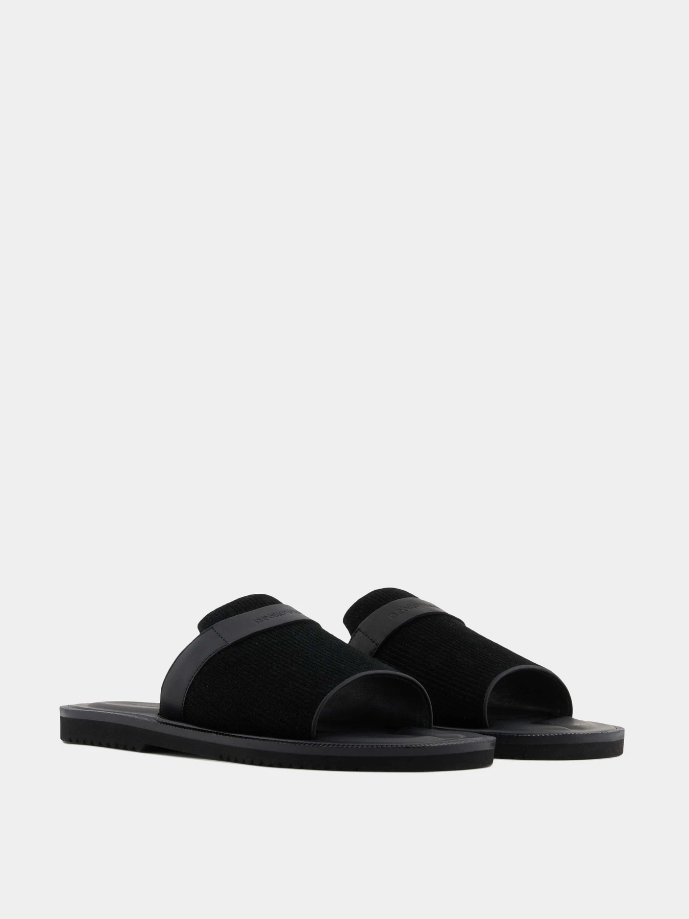 Шлёпанцы Emporio Armani модель X4P139-XR340-K001 Шлёпанцы Emporio Armani модель X4P139-XR340-K001 Фото