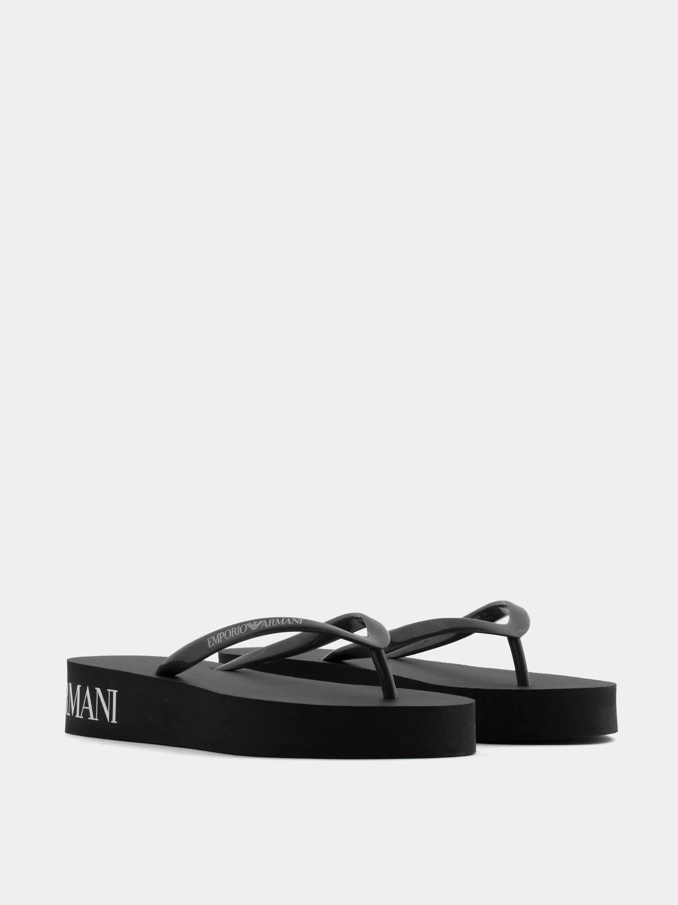 Шлёпанцы Emporio Armani модель XVQS09-XN118-00002 Шлёпанцы Emporio Armani модель XVQS09-XN118-00002 Фото