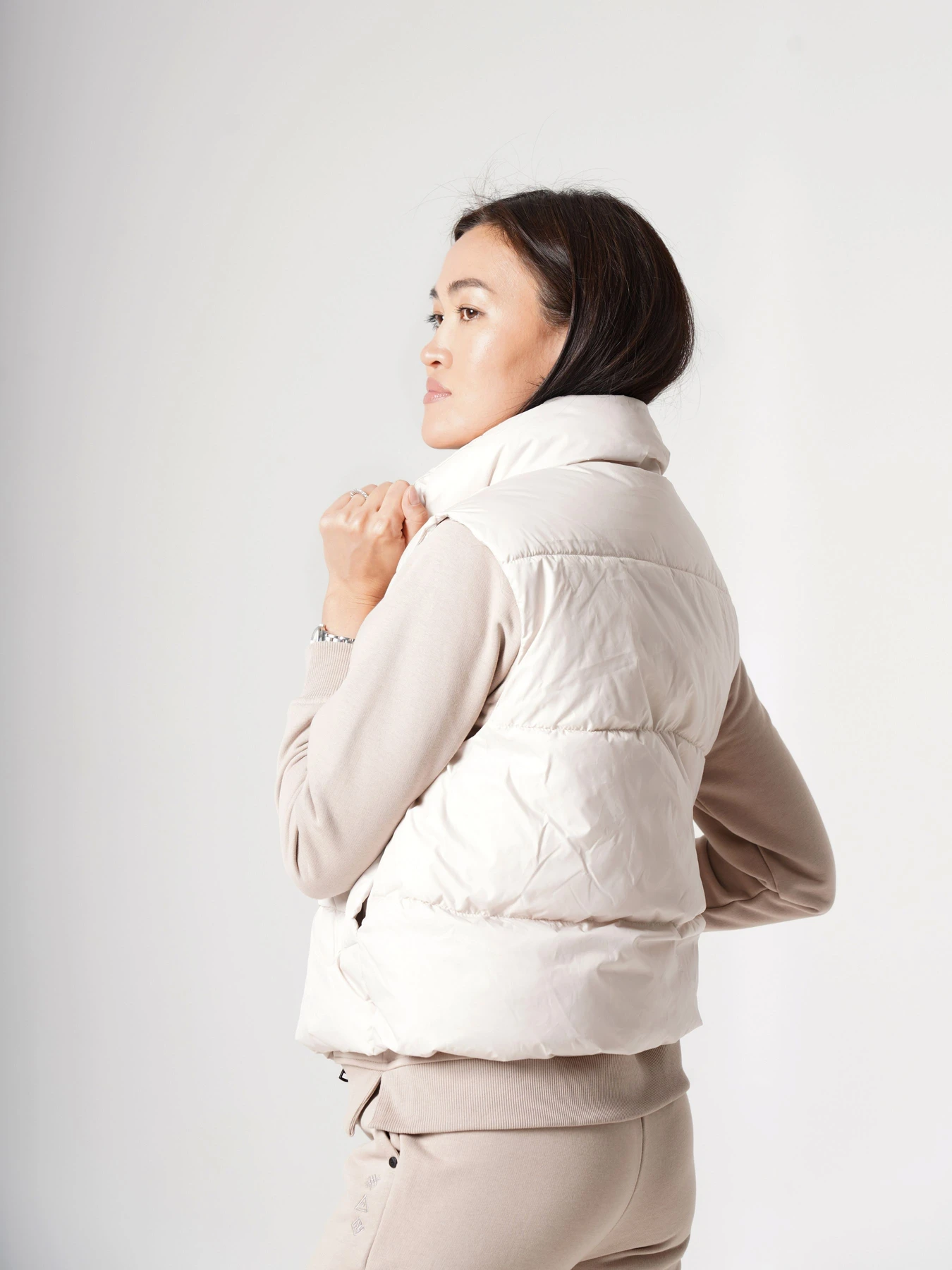 Худи и свитшоты GLOBAL NOMADS модель W_VEST_2 Фото