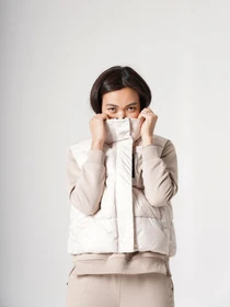 Худи и свитшоты GLOBAL NOMADS модель W_VEST_2 Фото