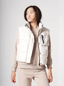 Худи и свитшоты GLOBAL NOMADS модель W_VEST_2 Фото