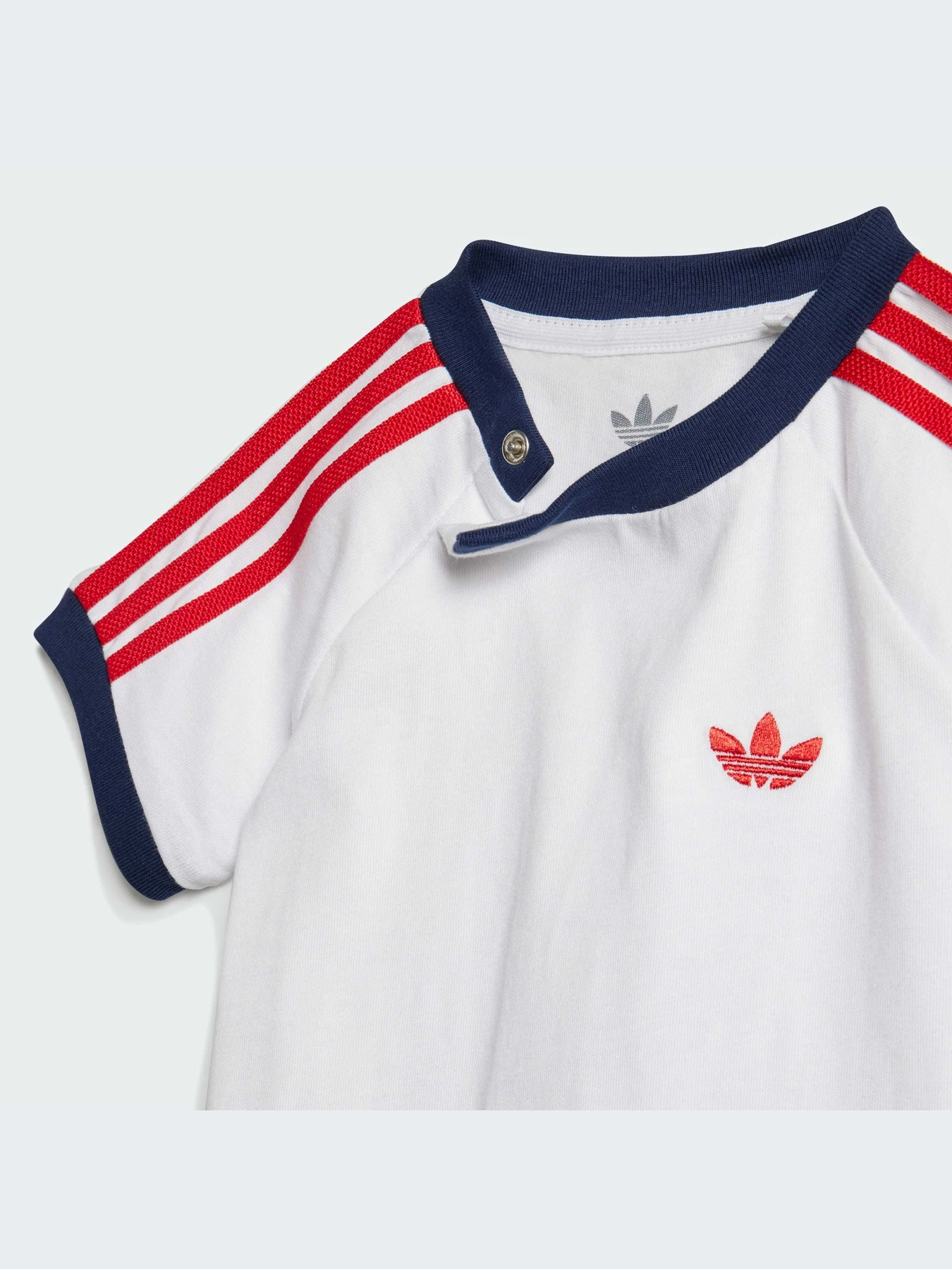 Костюмы Adidas Adicolor модель JC7863-KZ Костюмы Adidas Adicolor модель JC7863-KZ Фото