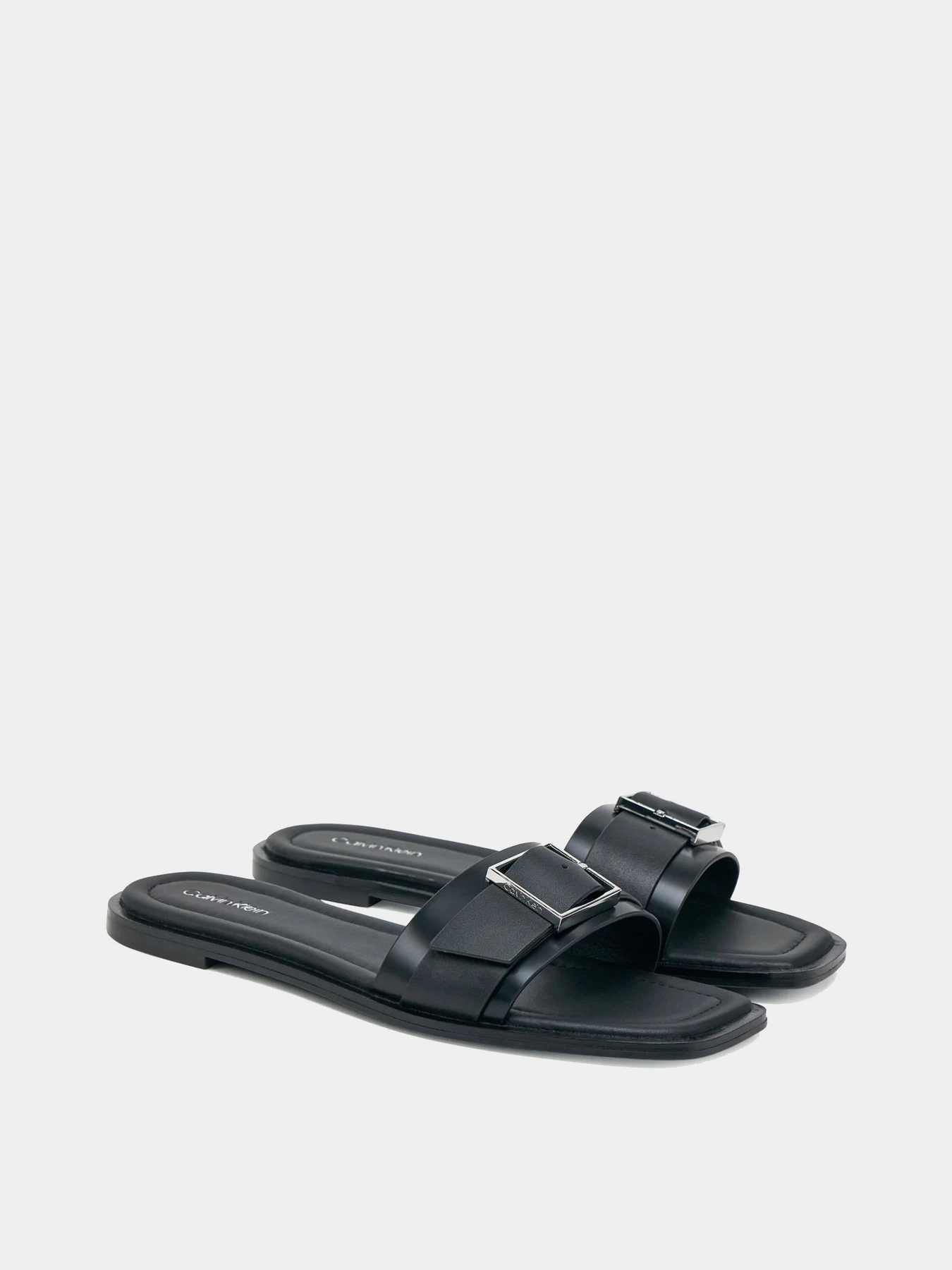 Шлёпанцы Calvin Klein модель HW0HW02490-BEH Шлёпанцы Calvin Klein модель HW0HW02490-BEH Фото