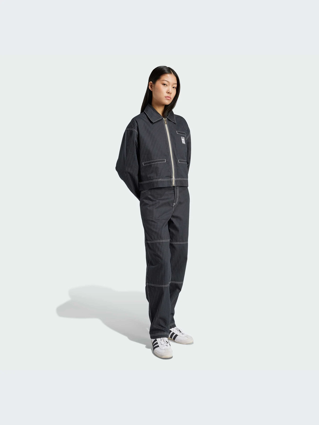 Брюки Adidas Graphics модель JJ3140-KZ Брюки Adidas Graphics модель JJ3140-KZ Фото