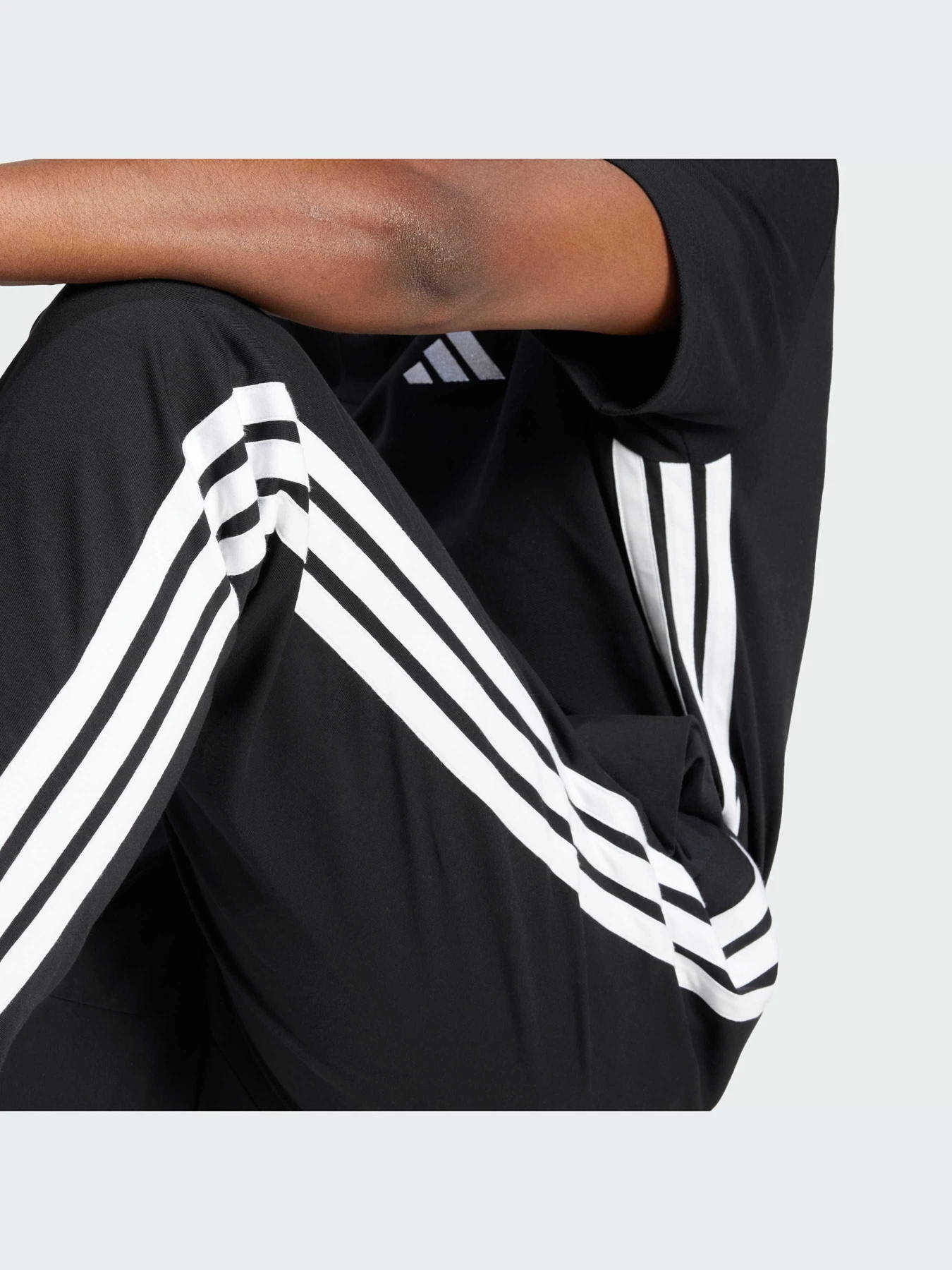 Брюки Adidas модель JE6430-KZ Брюки Adidas модель JE6430-KZ Фото