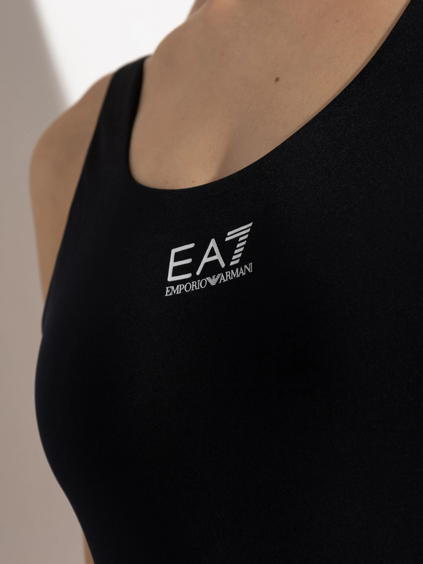 Одежда для пляжа EA7 модель 7W000321-AF12599-UC001 Одежда для пляжа EA7 модель 7W000321-AF12599-UC001 Фото