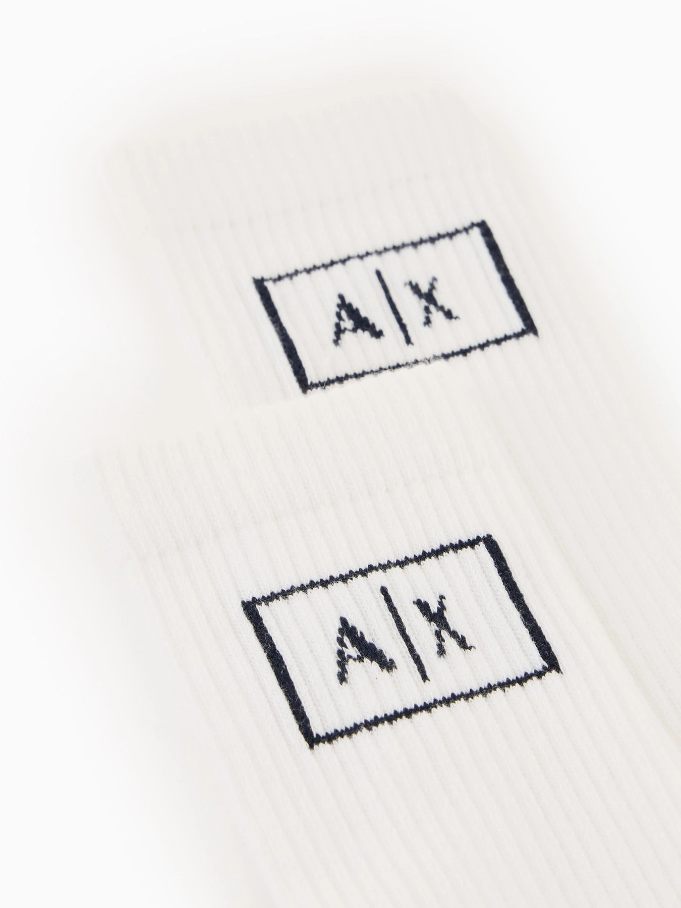 Носки и гольфы Armani Exchange модель XM000877-AF13695-U0009 Носки и гольфы Armani Exchange модель XM000877-AF13695-U0009 Фото