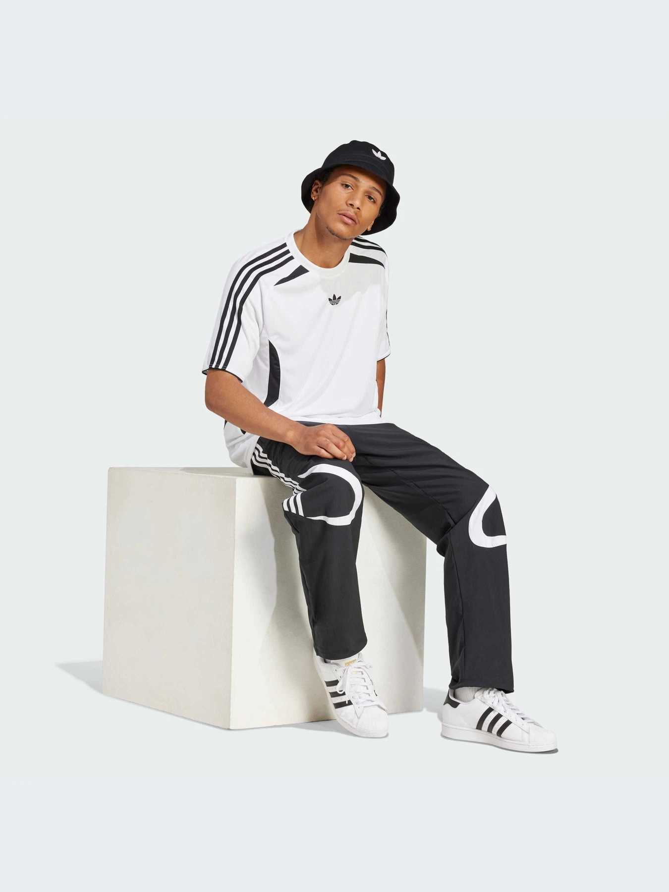 Брюки Adidas Adicolor модель JC6228-KZ Брюки Adidas Adicolor модель JC6228-KZ Фото