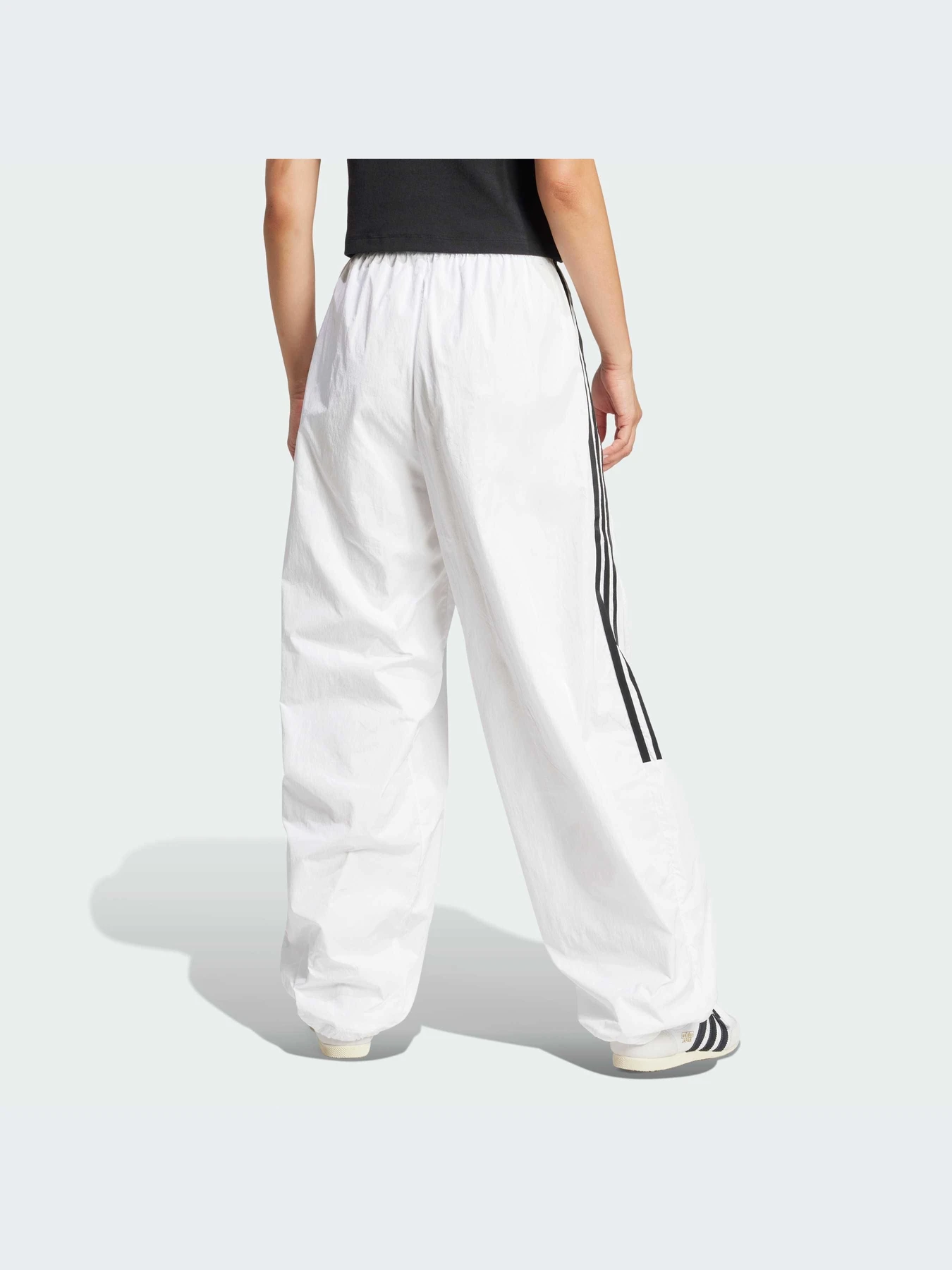 Брюки Adidas Adicolor модель JD0257-KZ Брюки Adidas Adicolor модель JD0257-KZ Фото