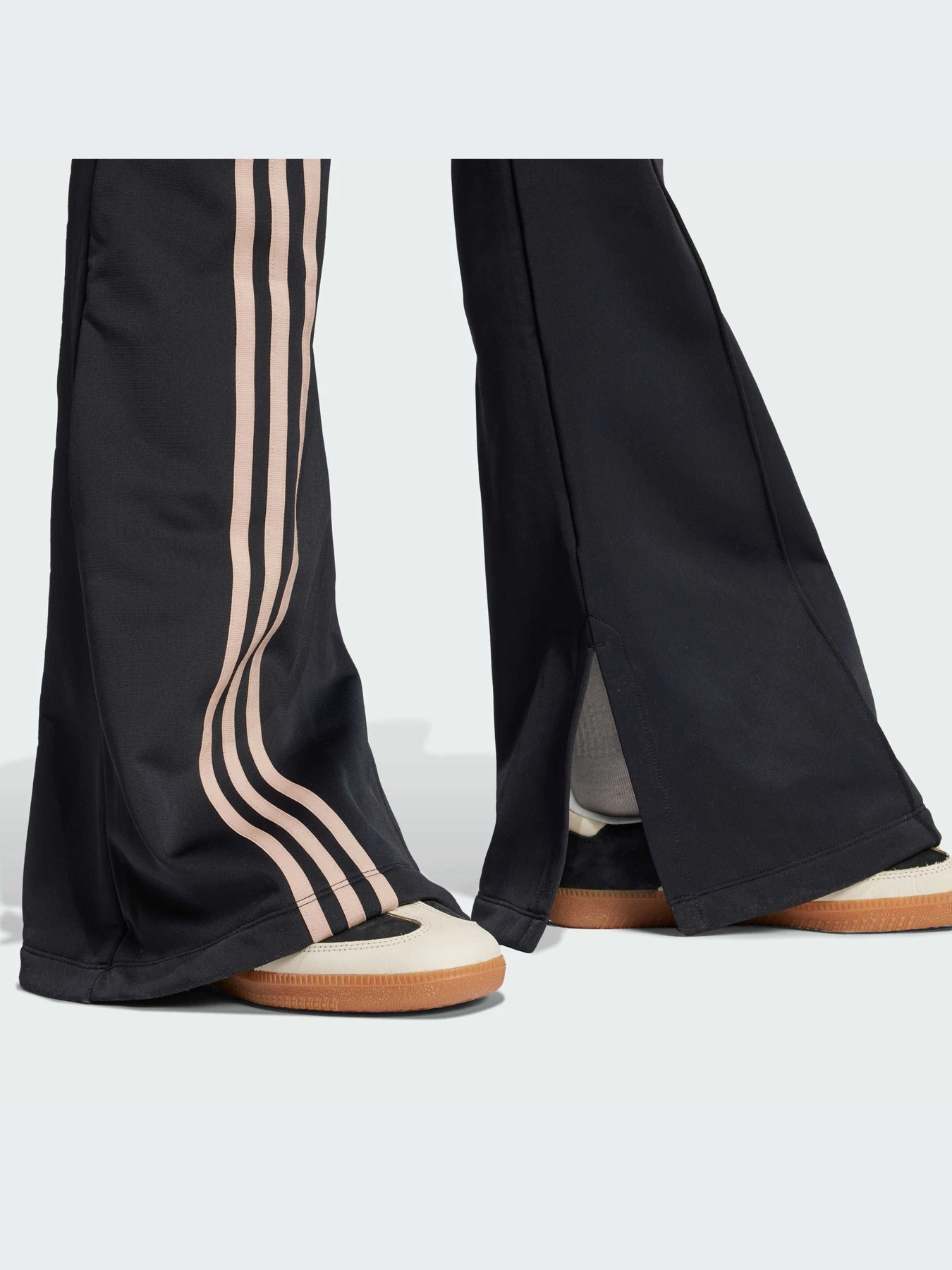 Повседневные штаны Adidas 3 Stripes модель JJ0934-KZ Повседневные штаны Adidas 3 Stripes модель JJ0934-KZ Фото