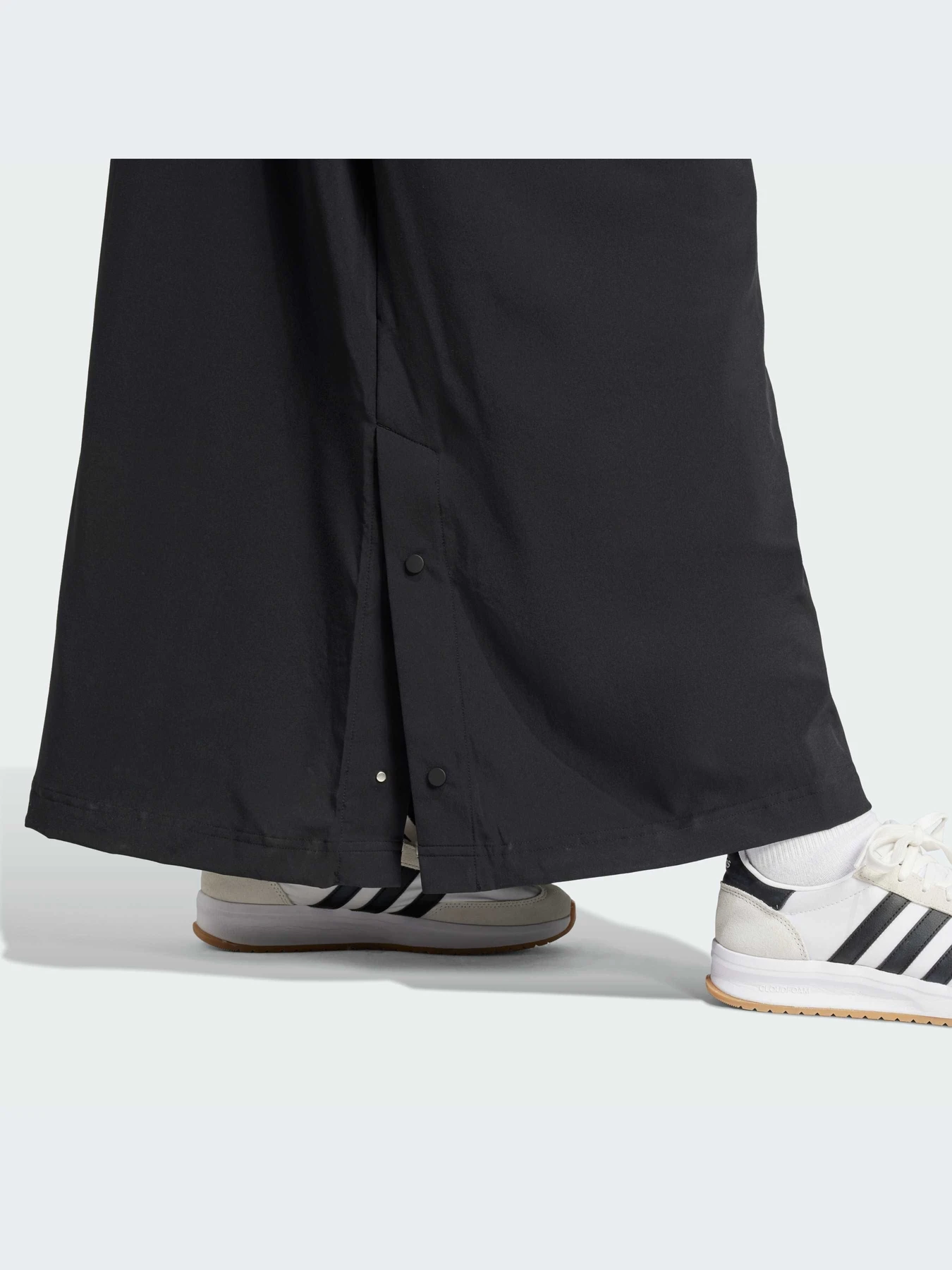 Куртки и дубленки Adidas модель JE0233-KZ Куртки и дубленки Adidas модель JE0233-KZ Фото