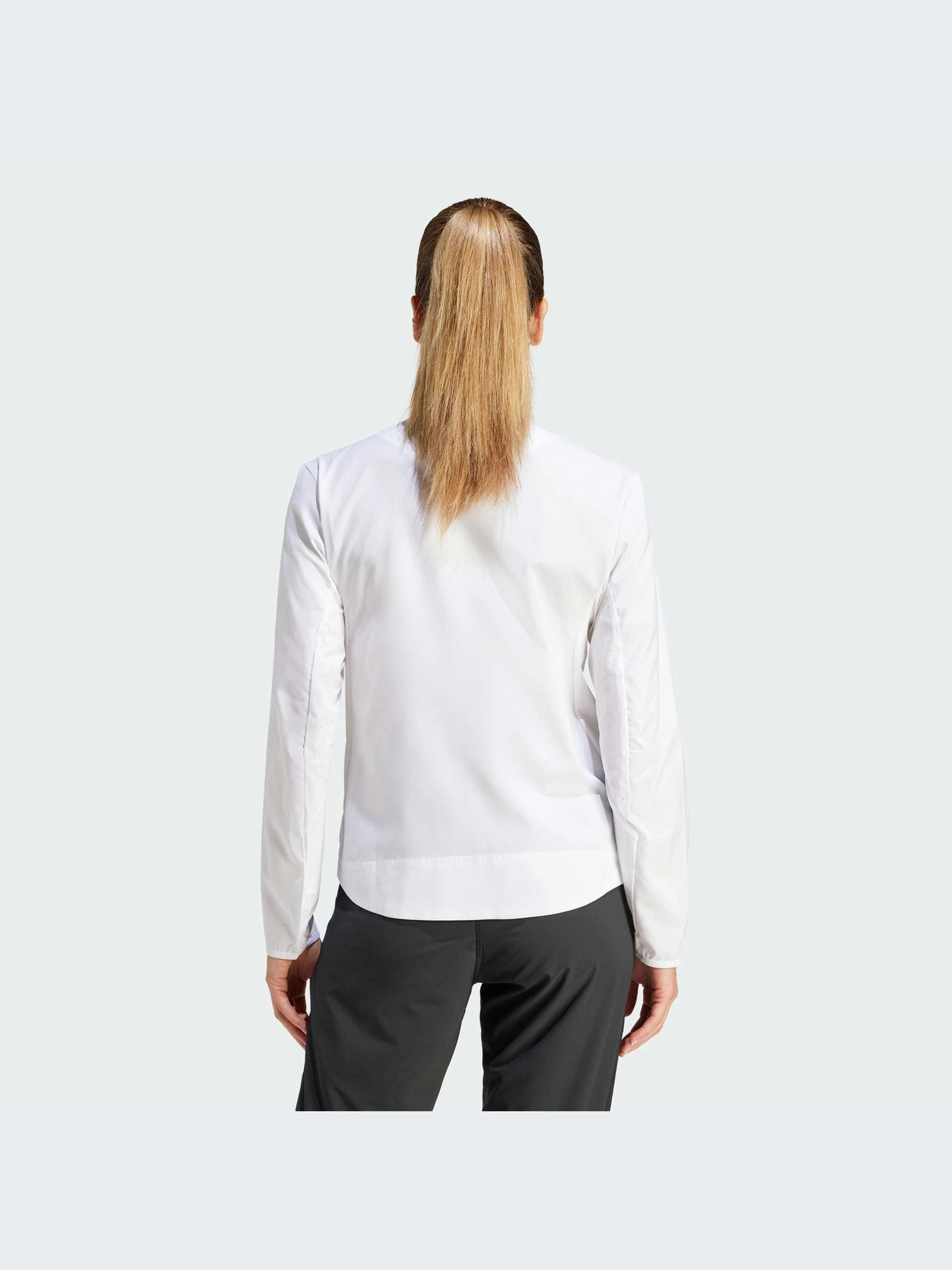 Куртки и дубленки Adidas модель IT7596-KZ Куртки и дубленки Adidas модель IT7596-KZ Фото