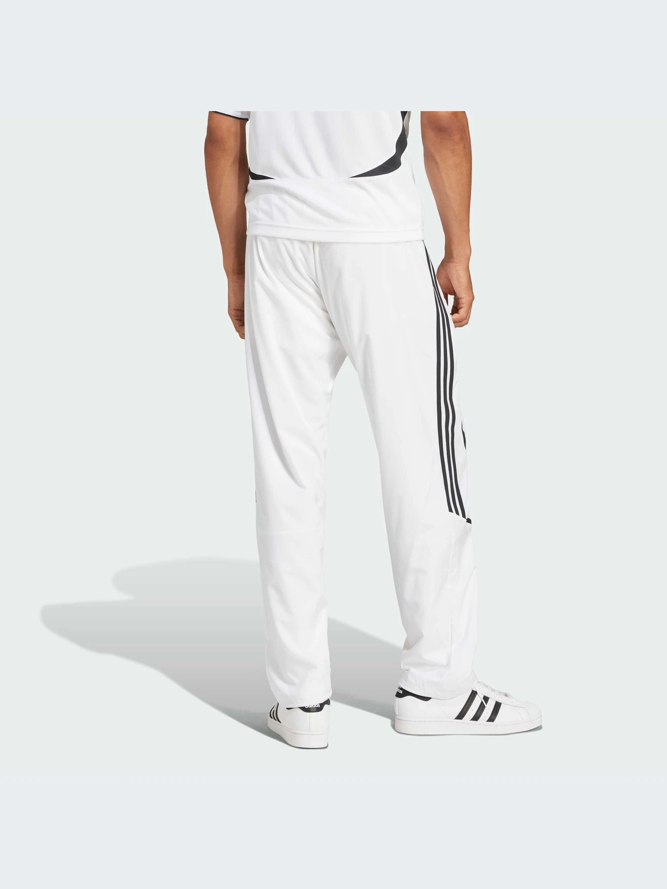 Брюки Adidas Adicolor модель JP1119-KZ Брюки Adidas Adicolor модель JP1119-KZ Фото