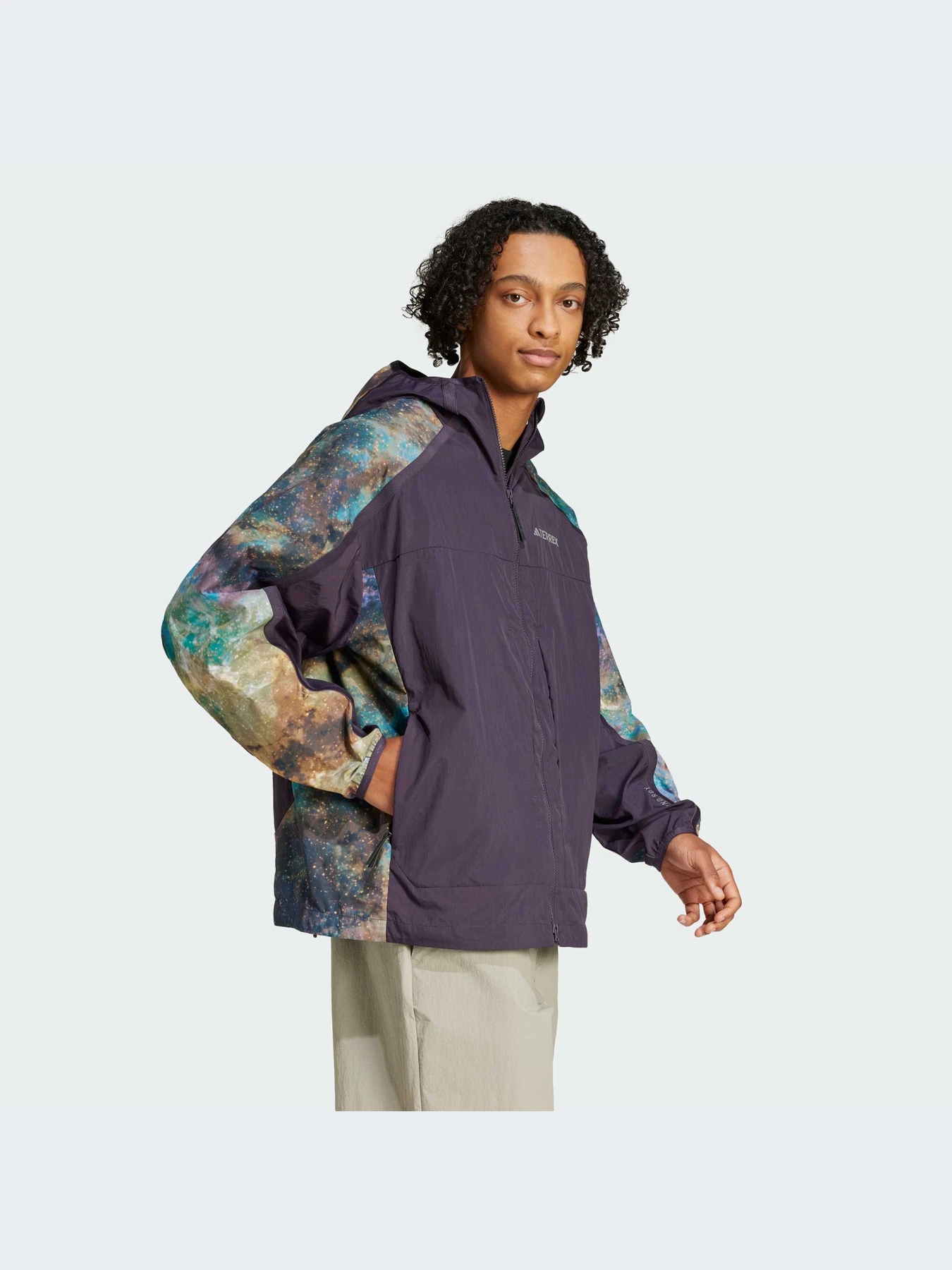 Куртки и дубленки Adidas модель JD5839-KZ Куртки и дубленки Adidas модель JD5839-KZ Фото