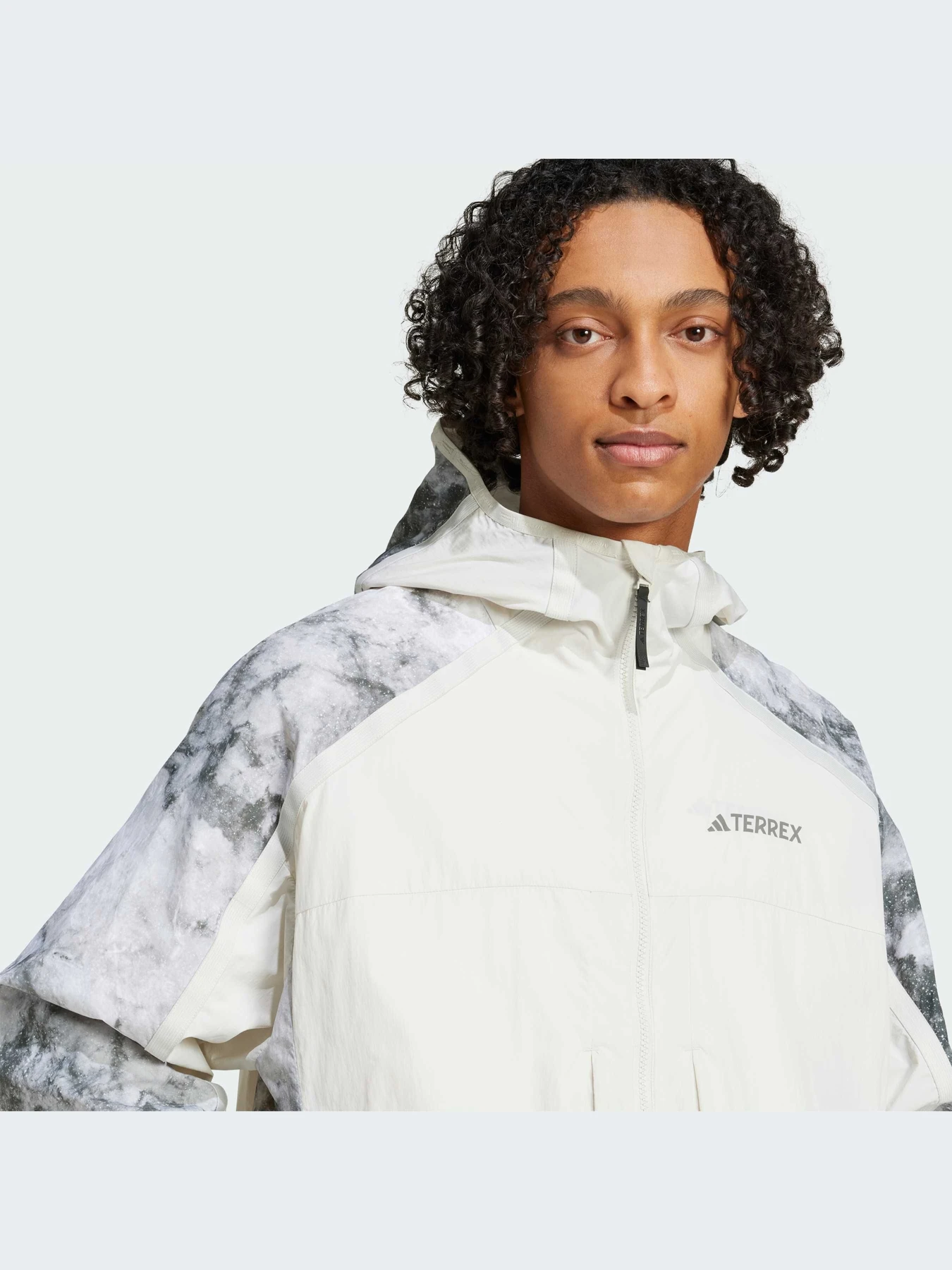 Куртки и дубленки Adidas модель JD5838-KZ Куртки и дубленки Adidas модель JD5838-KZ Фото