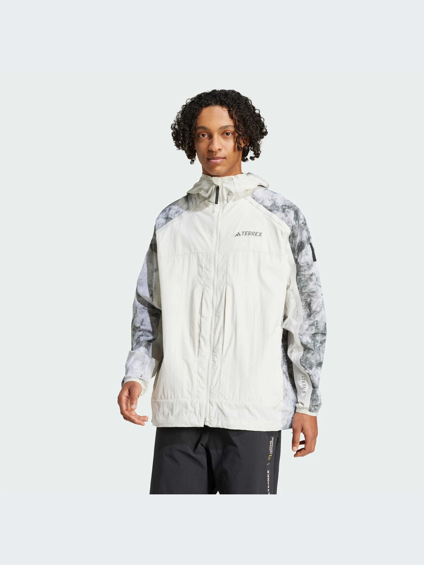 Куртки и дубленки Adidas модель JD5838-KZ Куртки и дубленки Adidas модель JD5838-KZ Фото