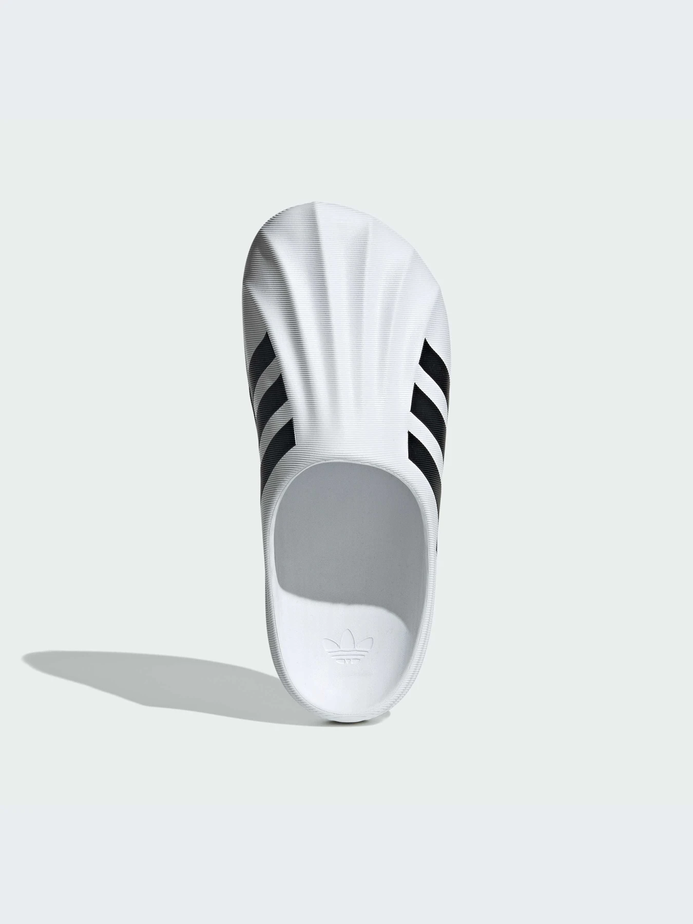 Шлёпанцы Adidas Superstar модель IF6184-KZ Шлёпанцы Adidas Superstar модель IF6184-KZ Фото