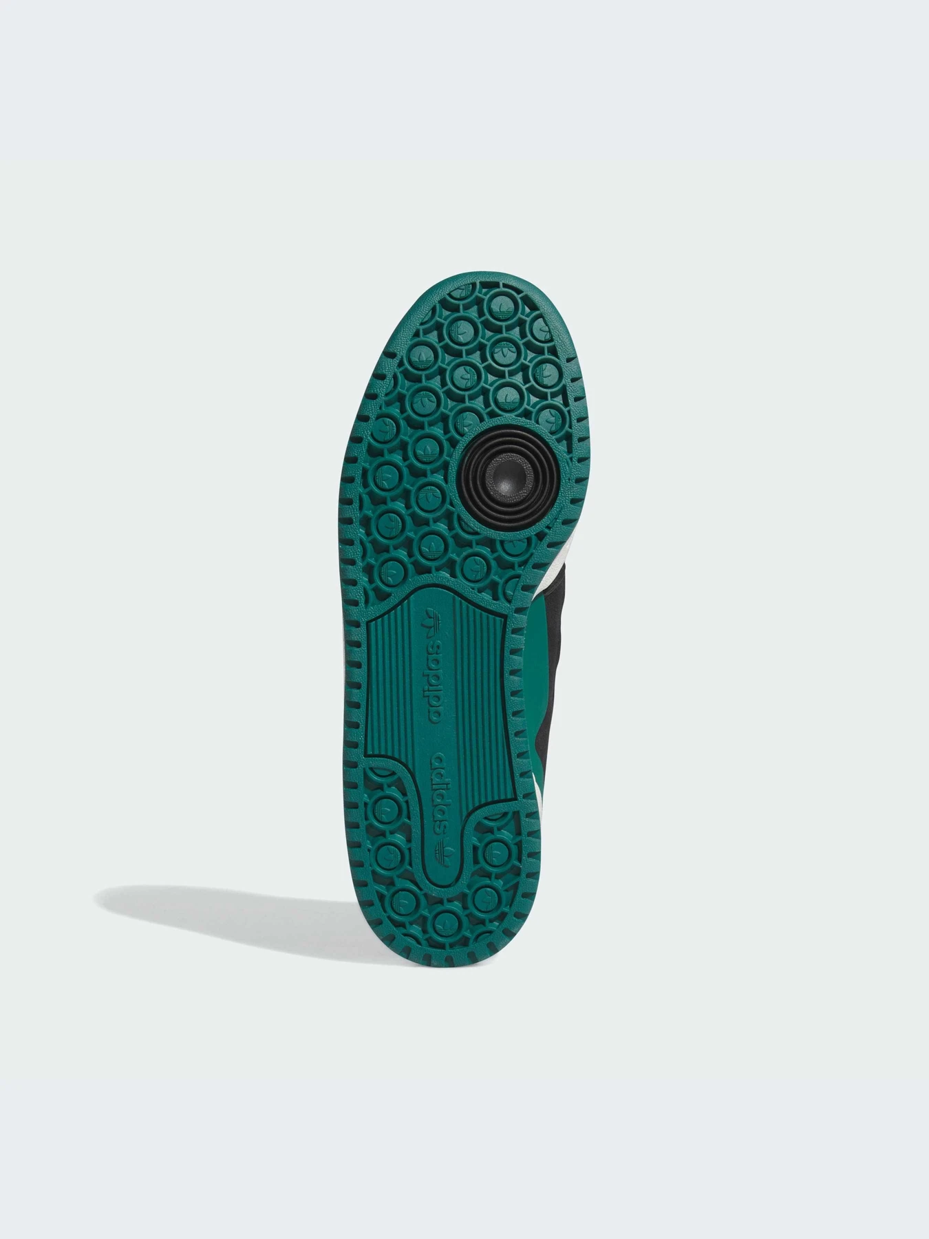 Кроссовки Adidas Forum модель IG3902-KZ Кроссовки Adidas Forum модель IG3902-KZ Фото