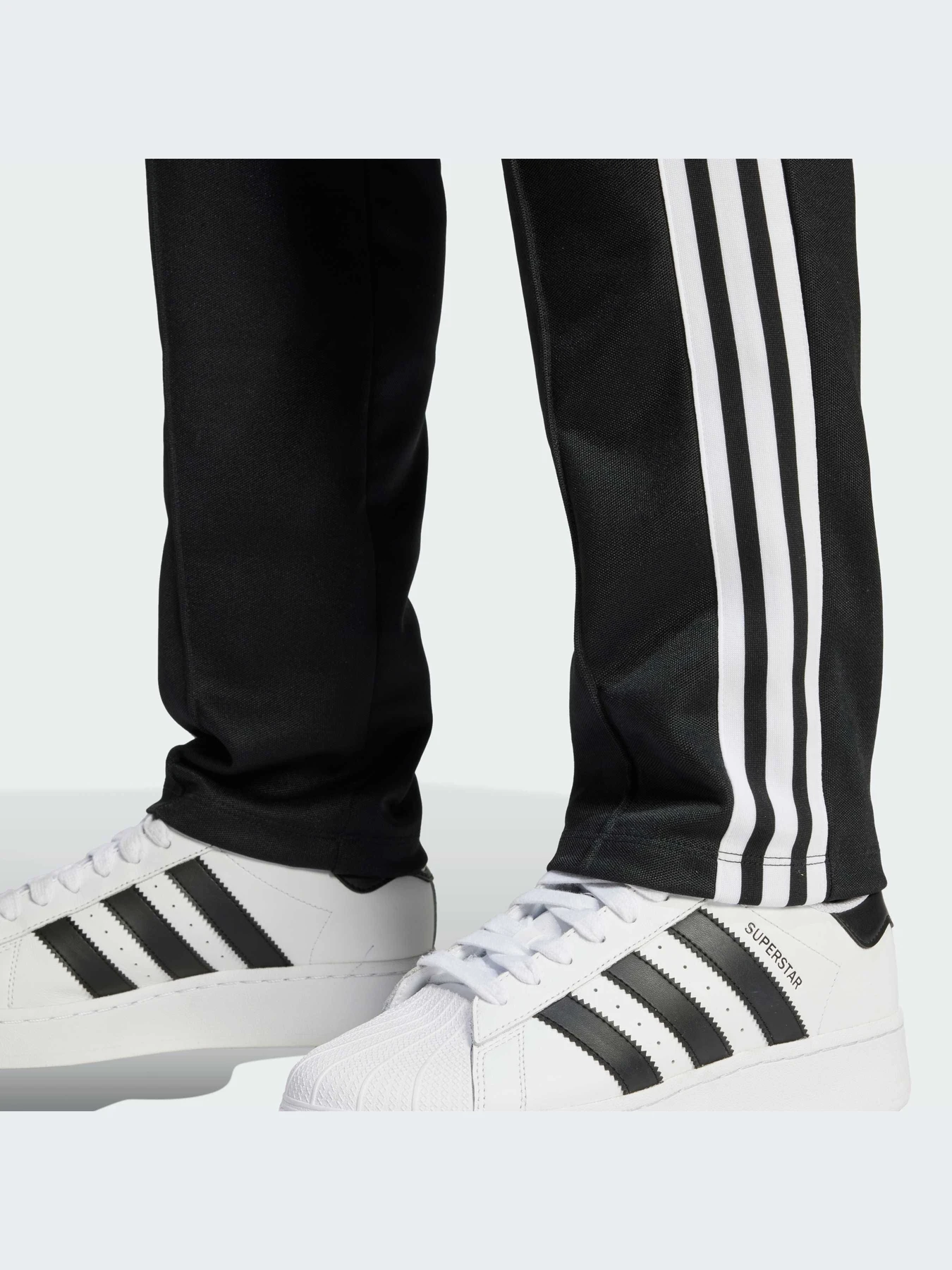 Брюки Adidas Adicolor модель IU2521-KZ Брюки Adidas Adicolor модель IU2521-KZ Фото