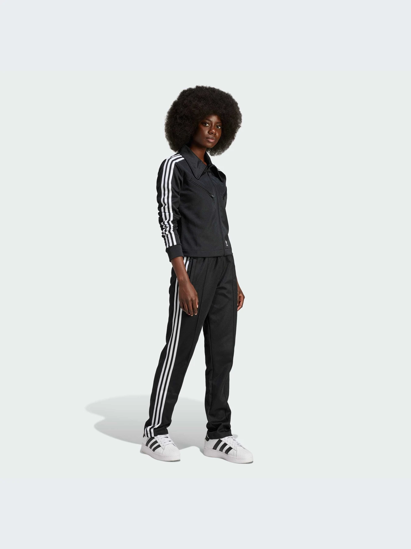 Худи и свитшоты Adidas Adicolor модель IU2524-KZ Худи и свитшоты Adidas Adicolor модель IU2524-KZ Фото