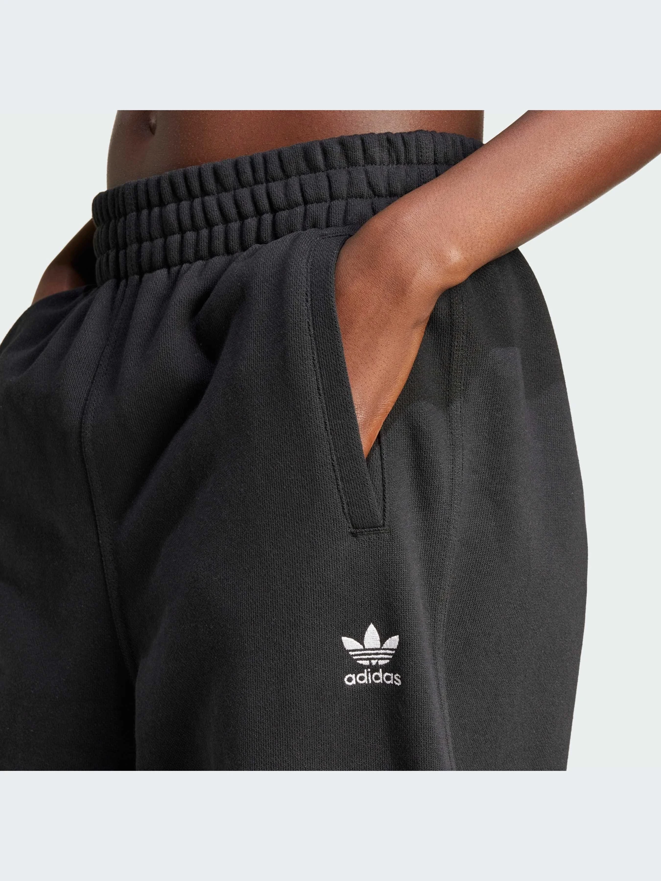 Брюки Adidas модель IW0952-KZ Брюки Adidas модель IW0952-KZ Фото