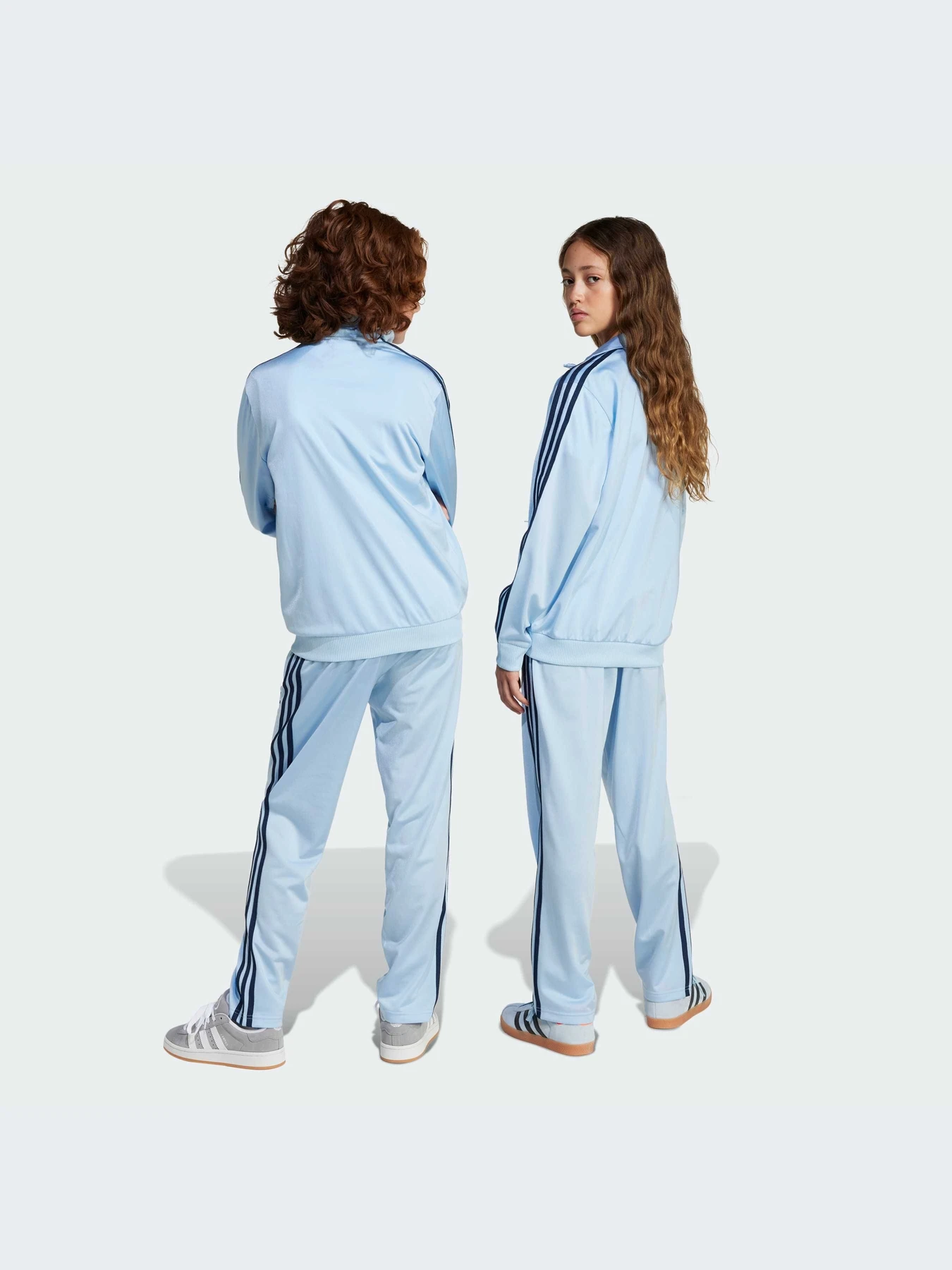 Брюки Adidas Adicolor модель JD1633-KZ Брюки Adidas Adicolor модель JD1633-KZ Фото
