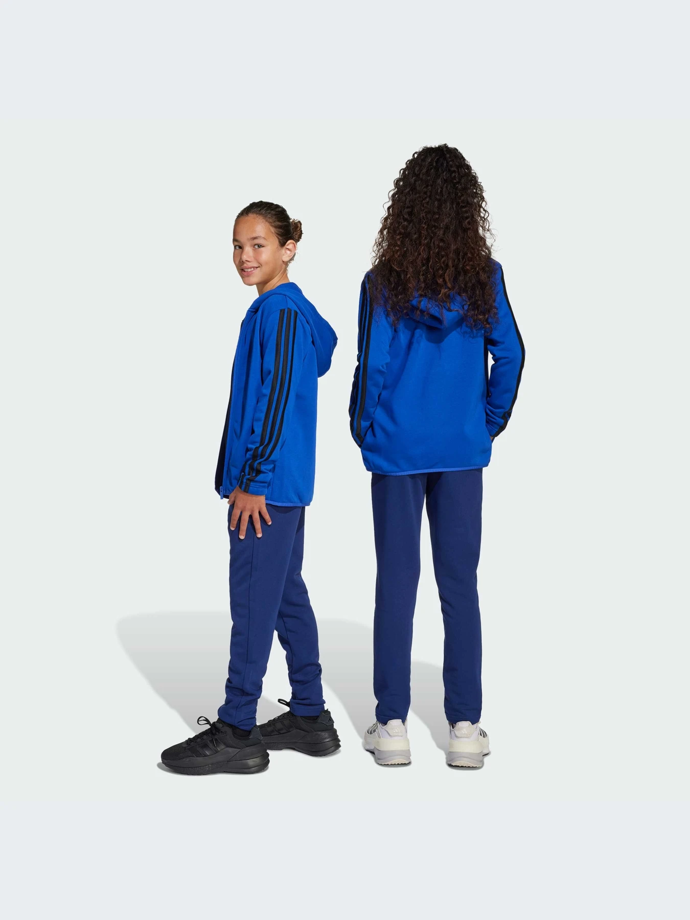 Костюмы Adidas модель JE0311-KZ Костюмы Adidas модель JE0311-KZ Фото