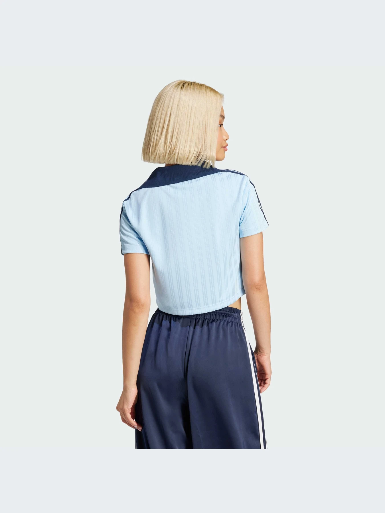 Футболки и поло Adidas Adicolor модель JD5864-KZ Футболки и поло Adidas Adicolor модель JD5864-KZ Фото